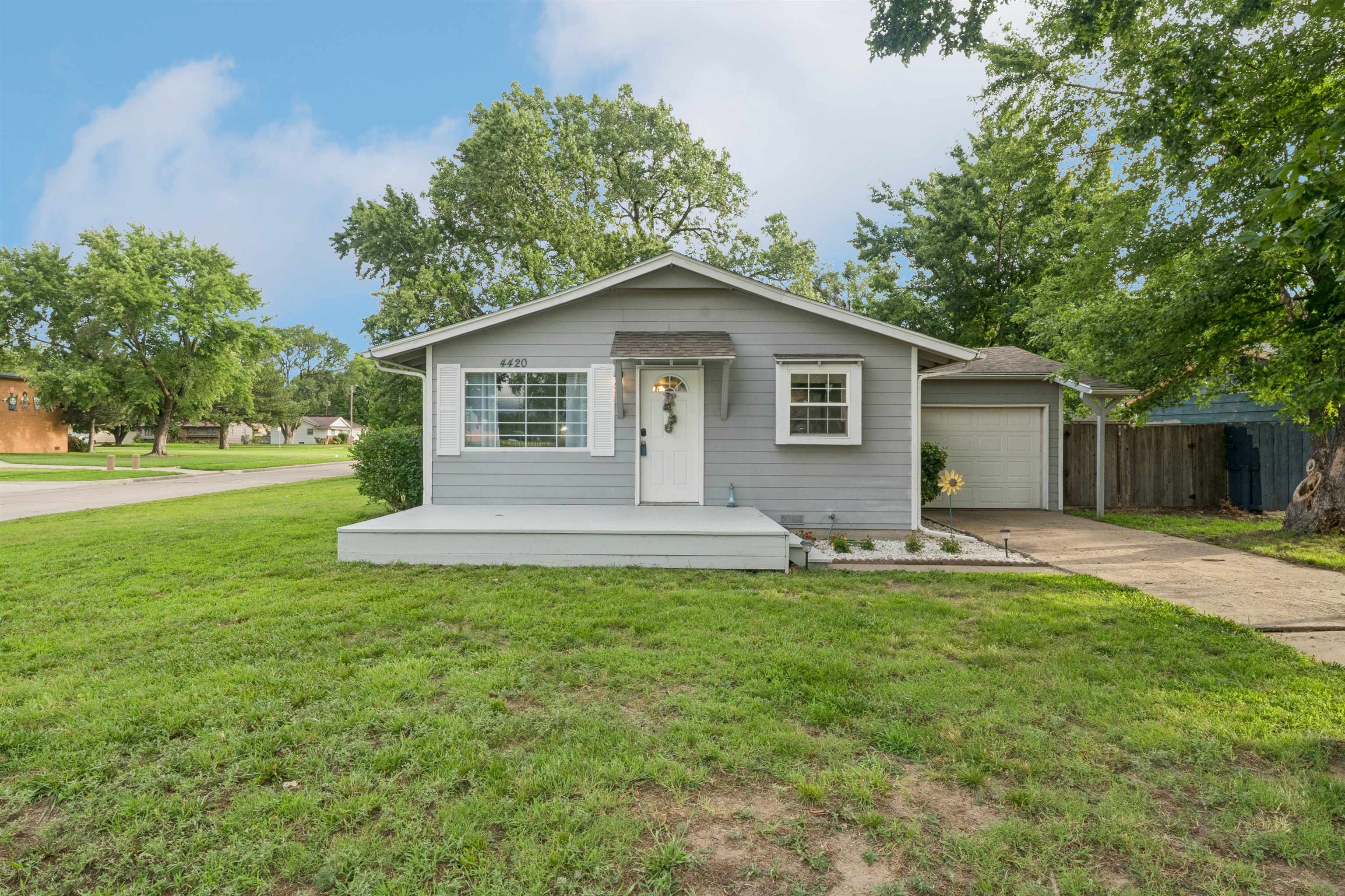 4420 W Memory Ln Property Photo 1