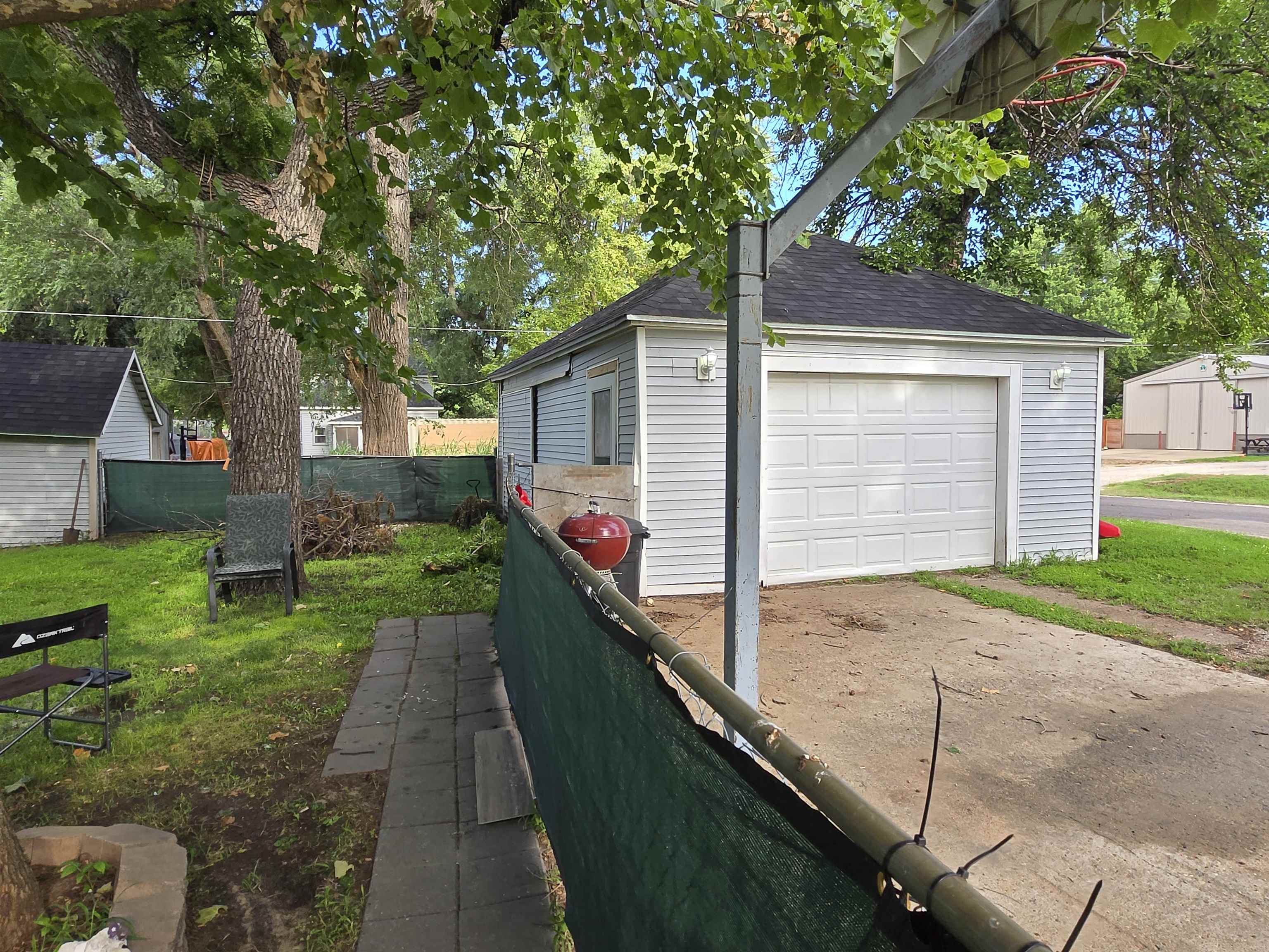325 N Lincoln St Property Photo 25