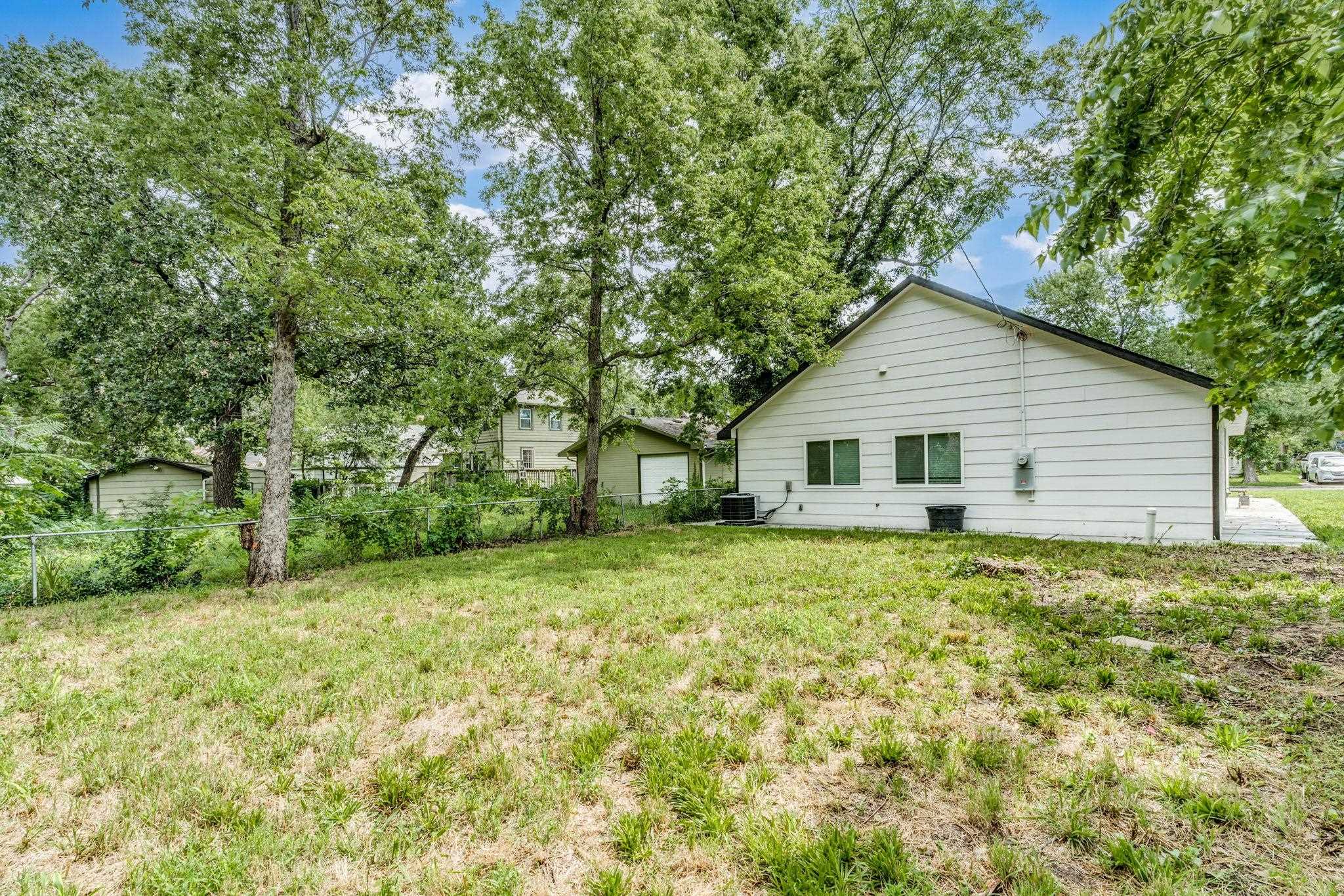 525 N Green Property Photo 27
