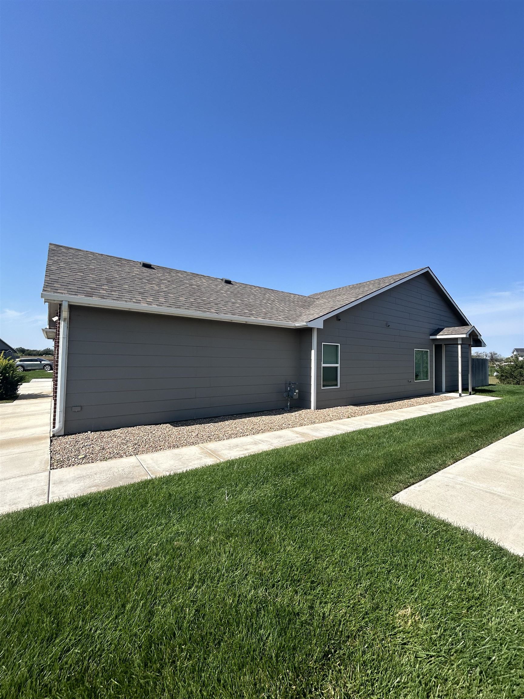 2811-2813 W 55th Ct. N. Property Photo 3