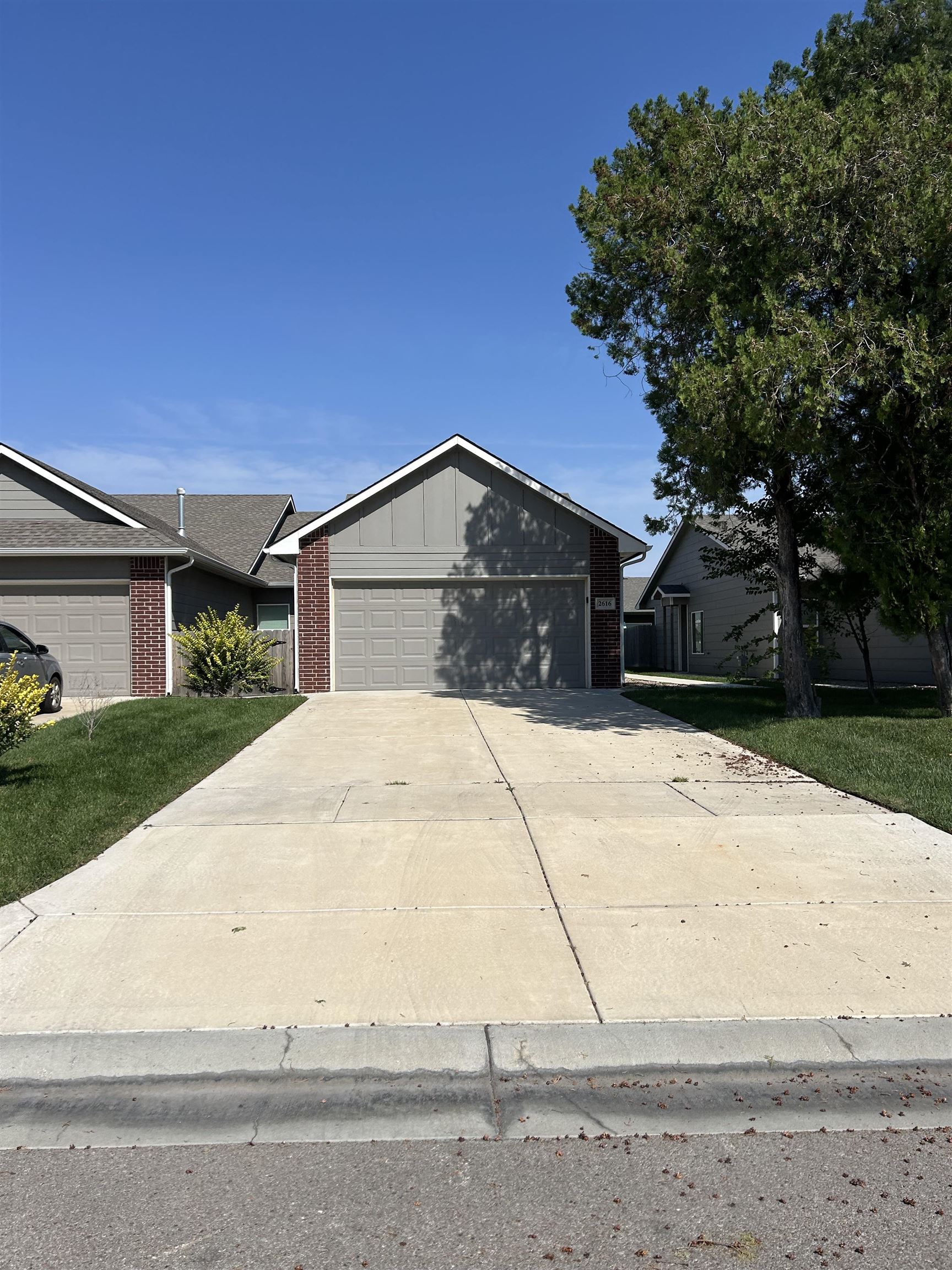 2811-2813 W 55th Ct. N. Property Photo 4