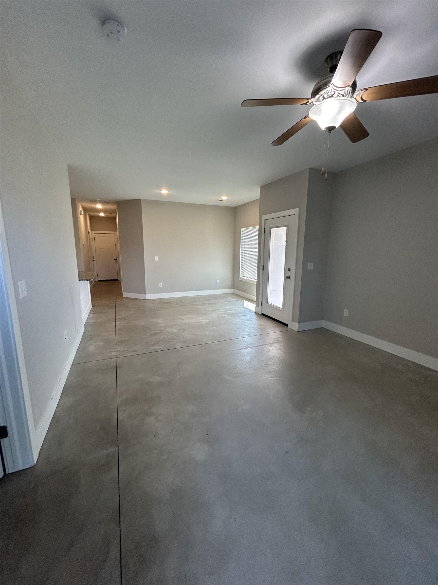 2811-2813 W 55th Ct. N. Property Photo 6