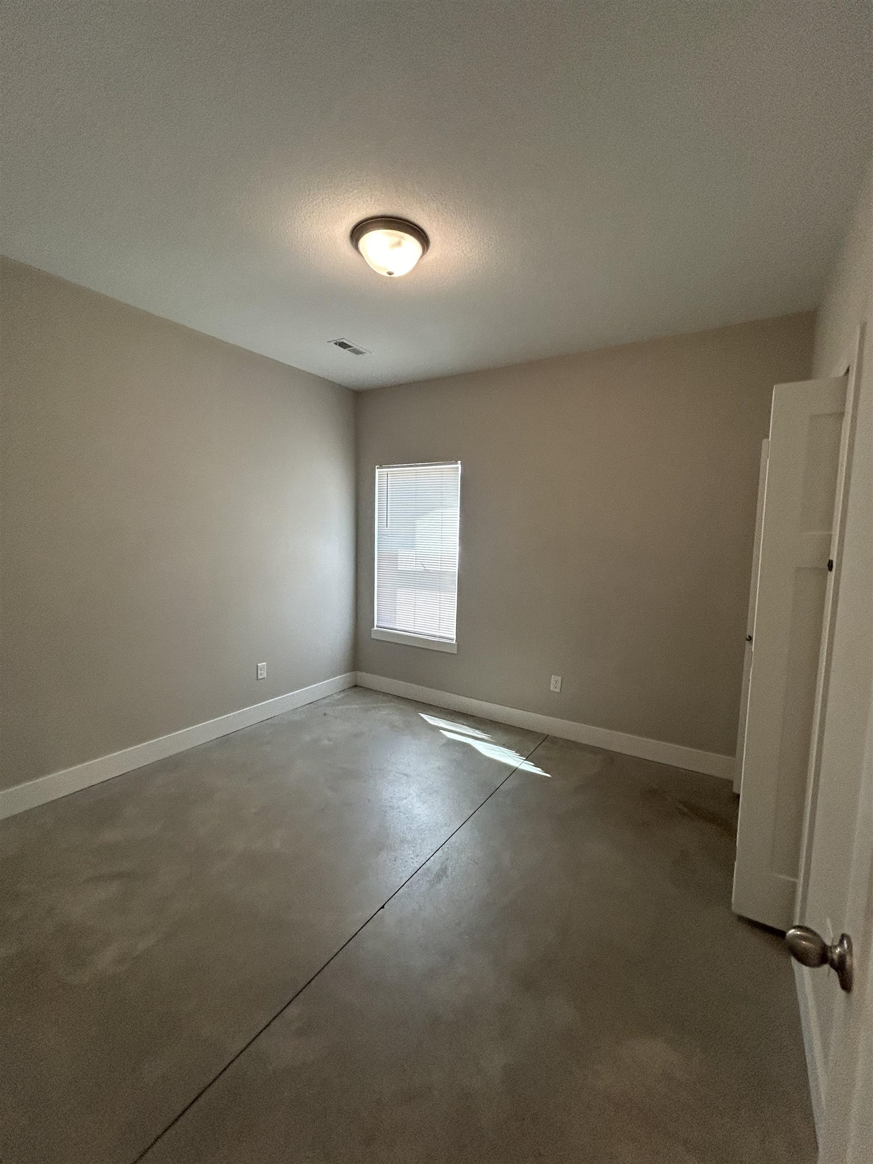 2811-2813 W 55th Ct. N. Property Photo 9