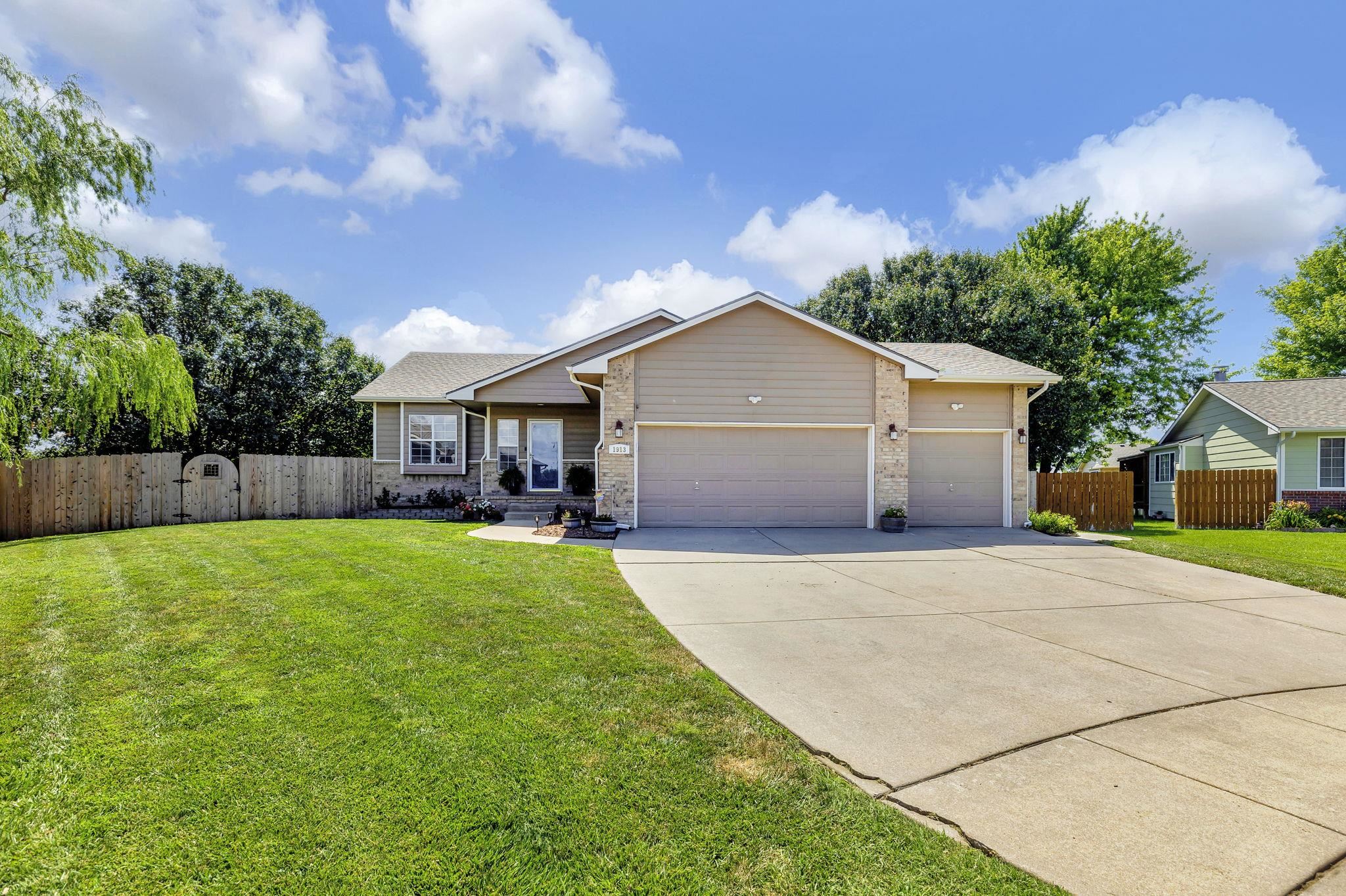 1913 E Sunset Ct