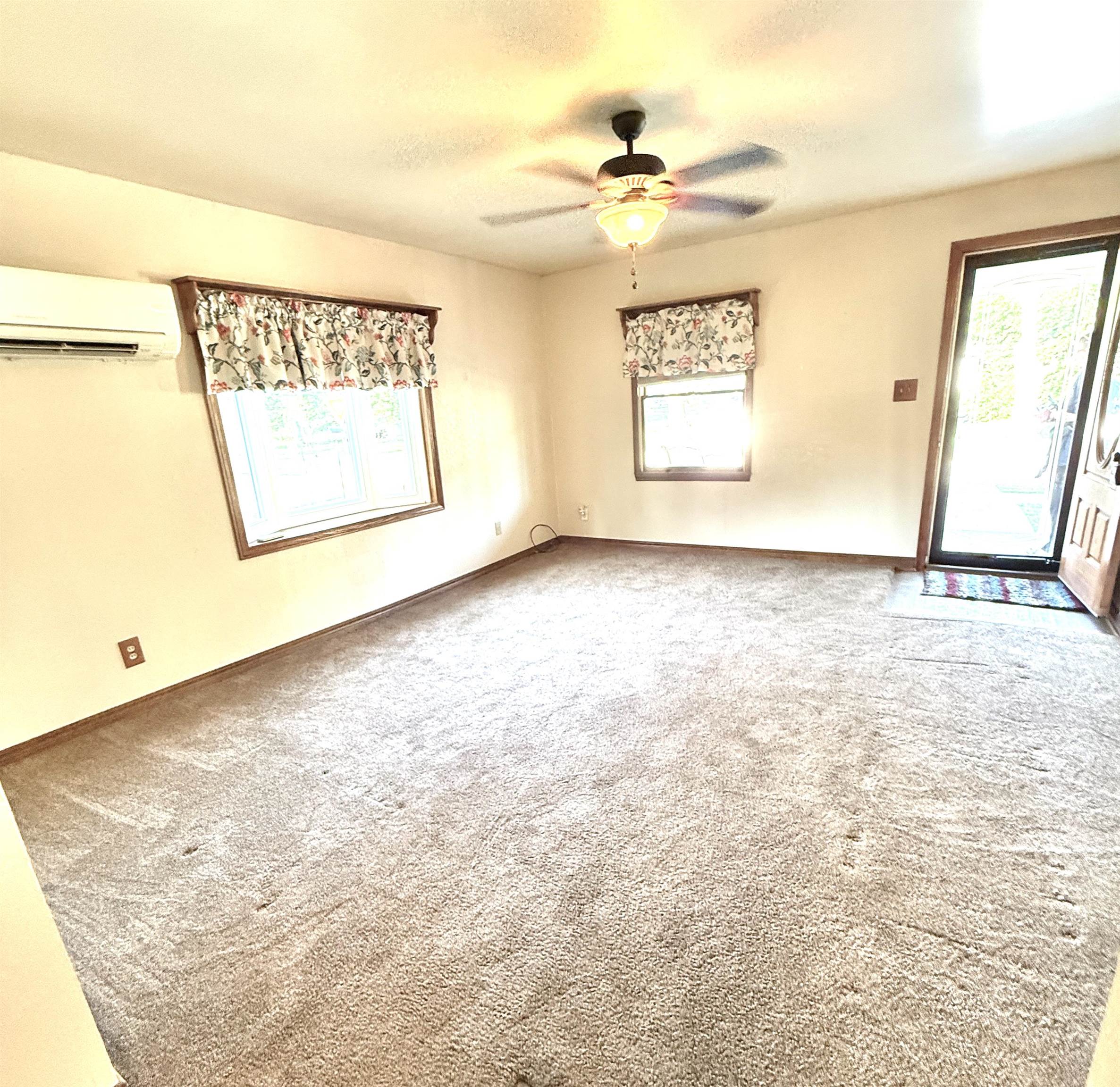 904 Ash Property Photo 6