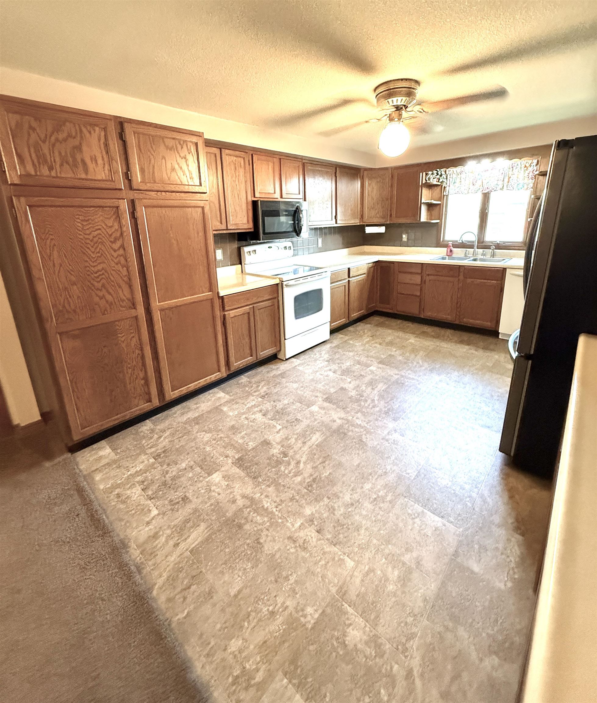 904 Ash Property Photo 11