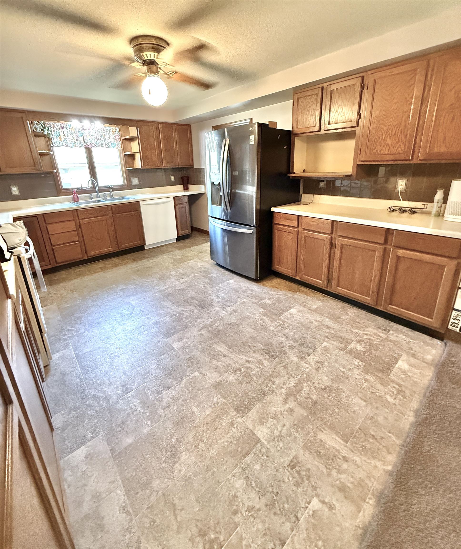 904 Ash Property Photo 12