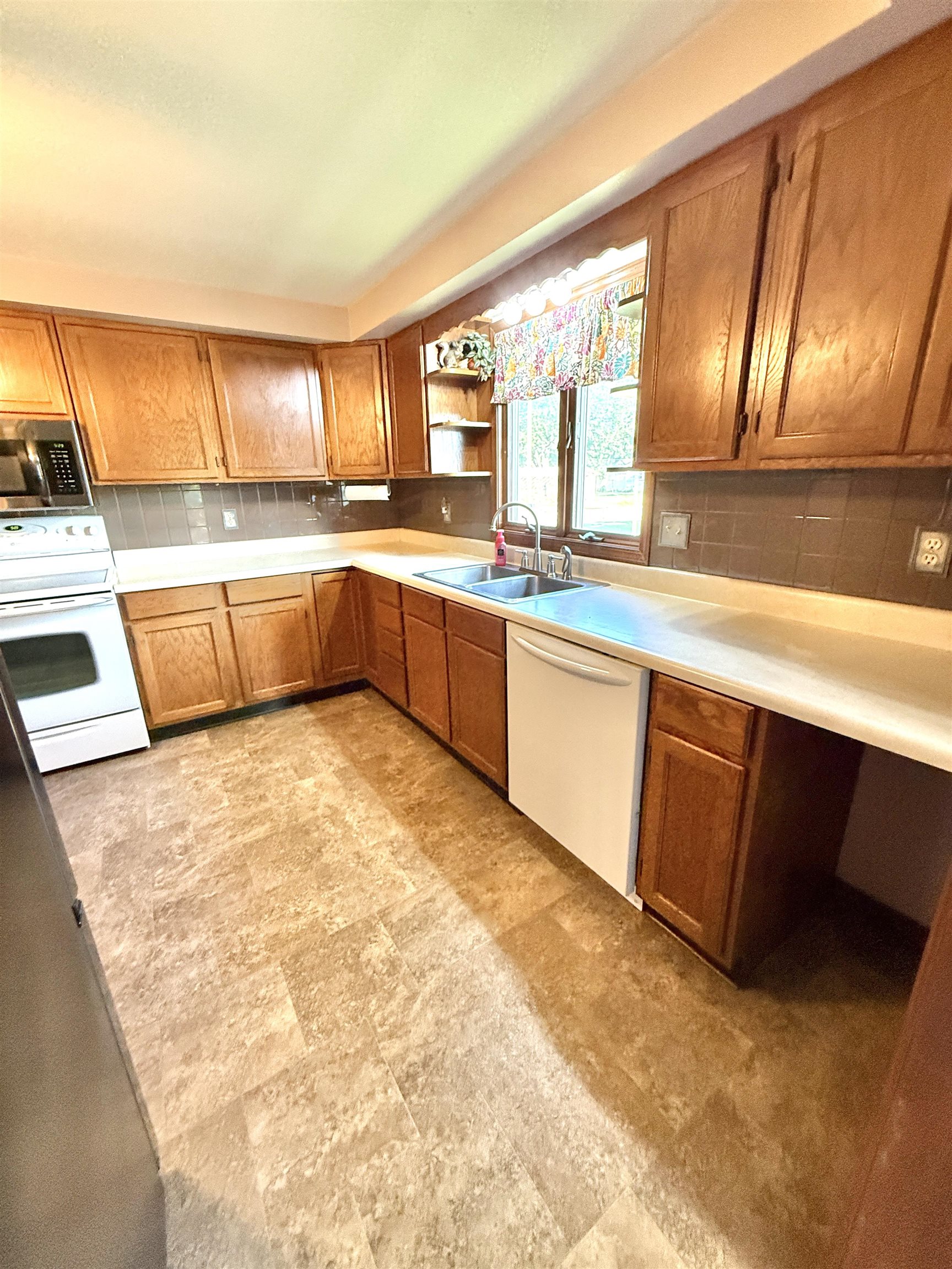 904 Ash Property Photo 15