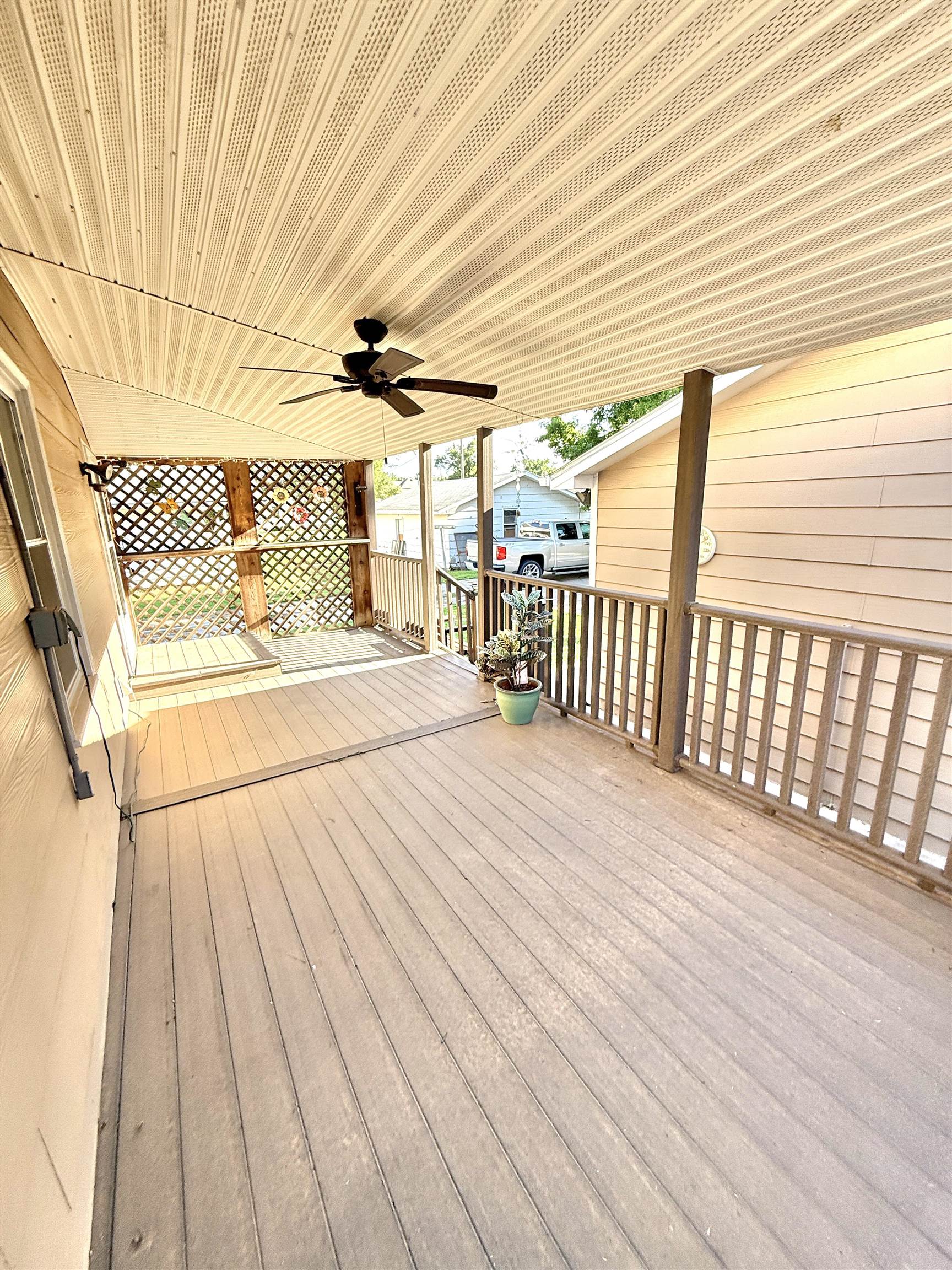 904 Ash Property Photo 27