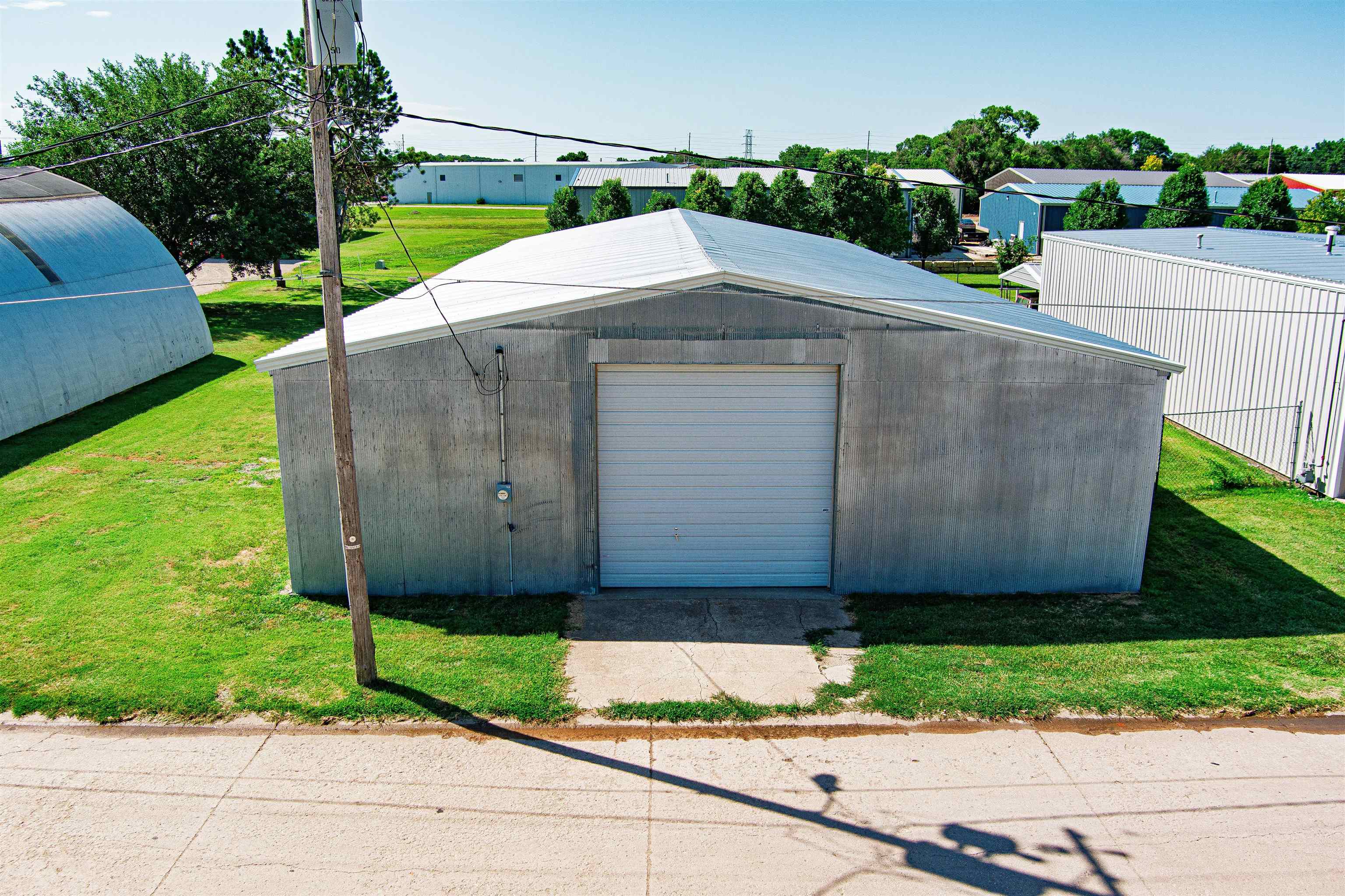1018 York Ave Property Photo 3