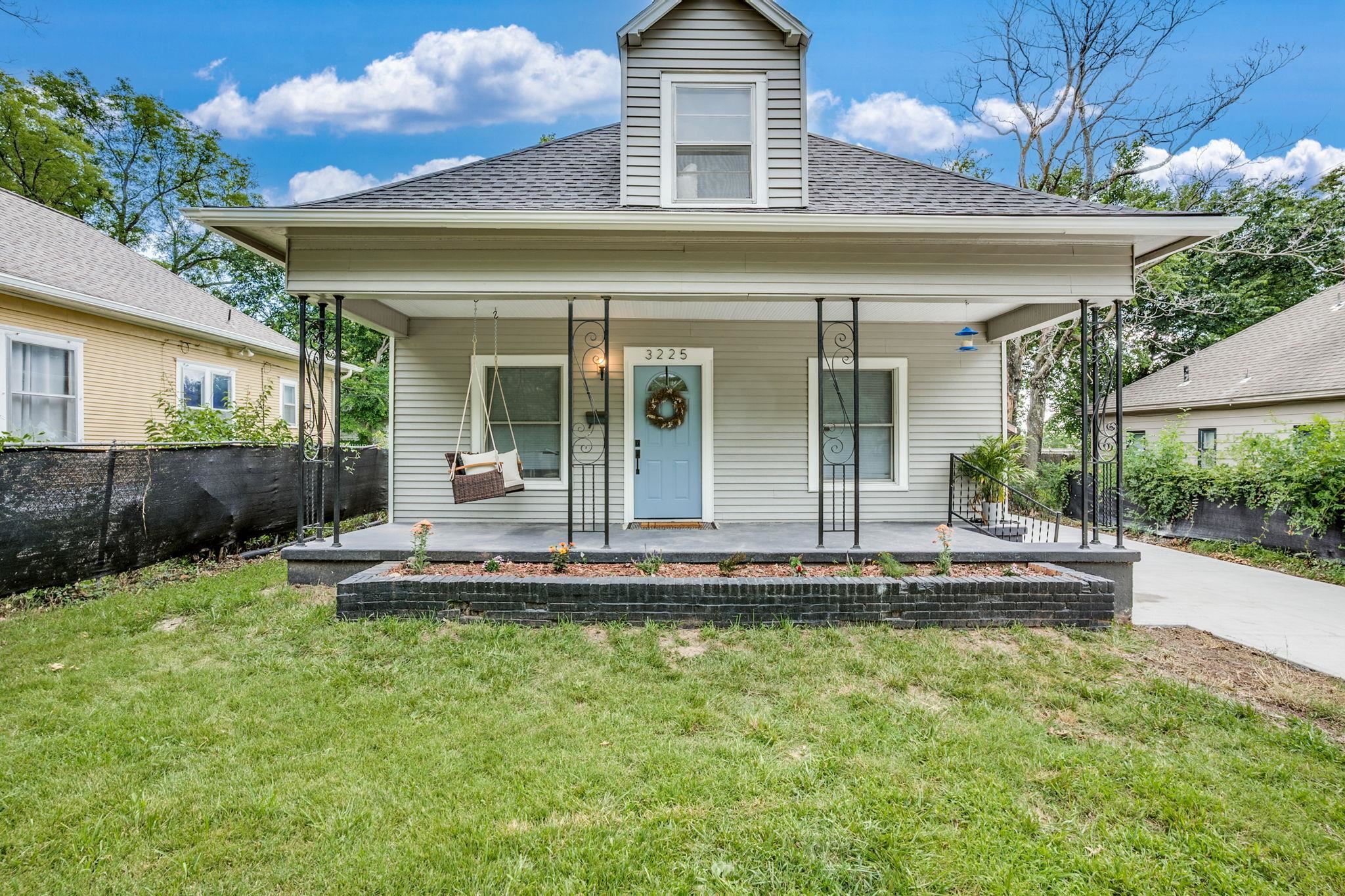 3225 Chatfield Pl