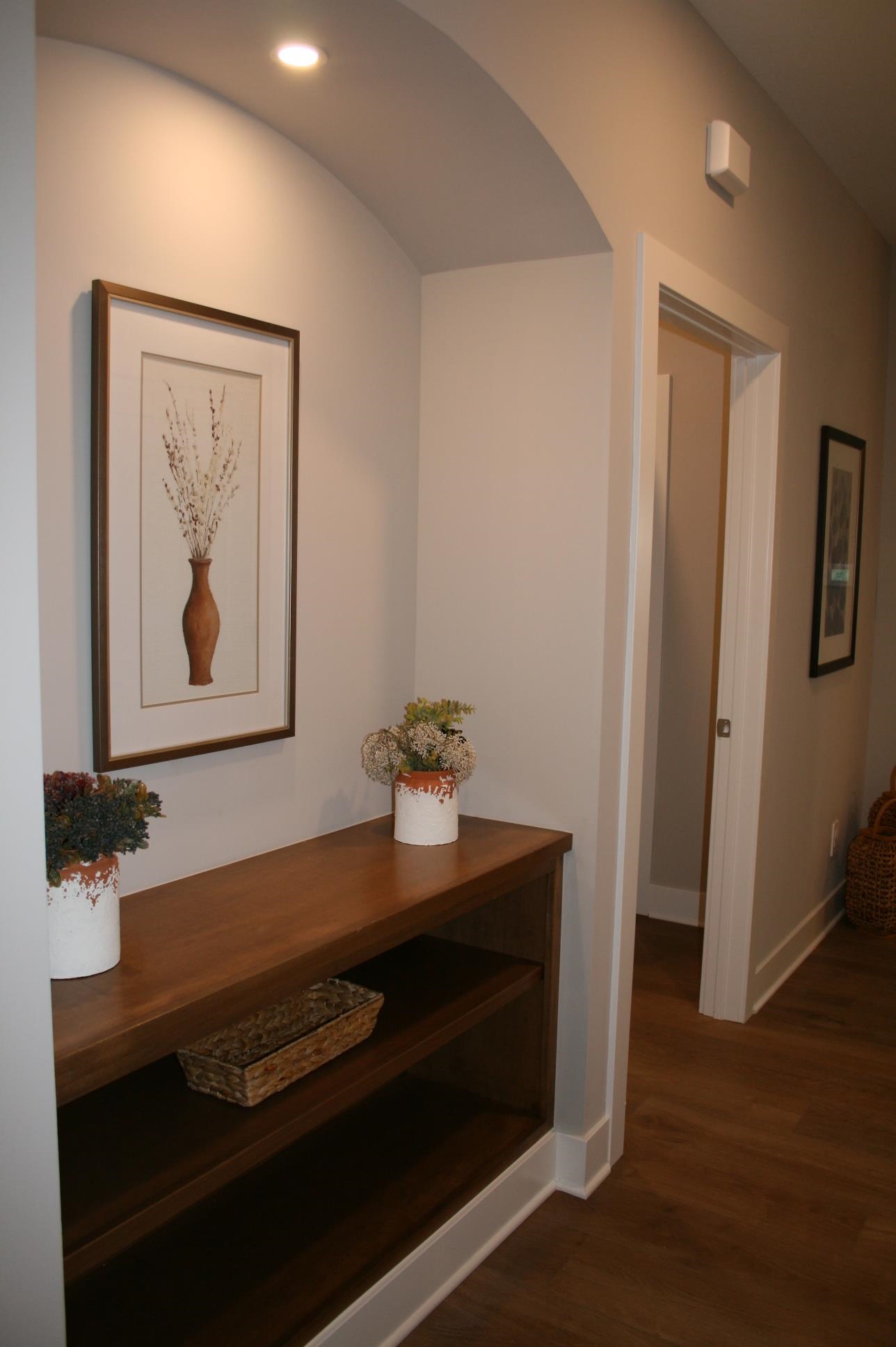 2021 W 12th St. Property Photo 8