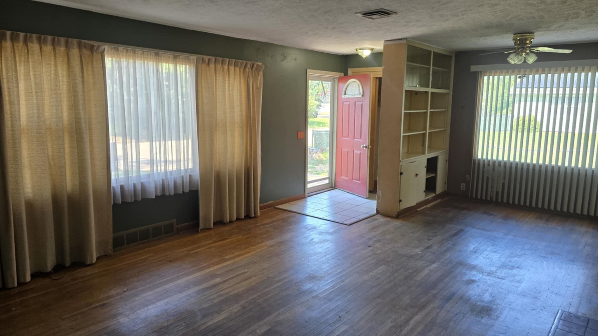 713 Martin Ave Property Photo 3