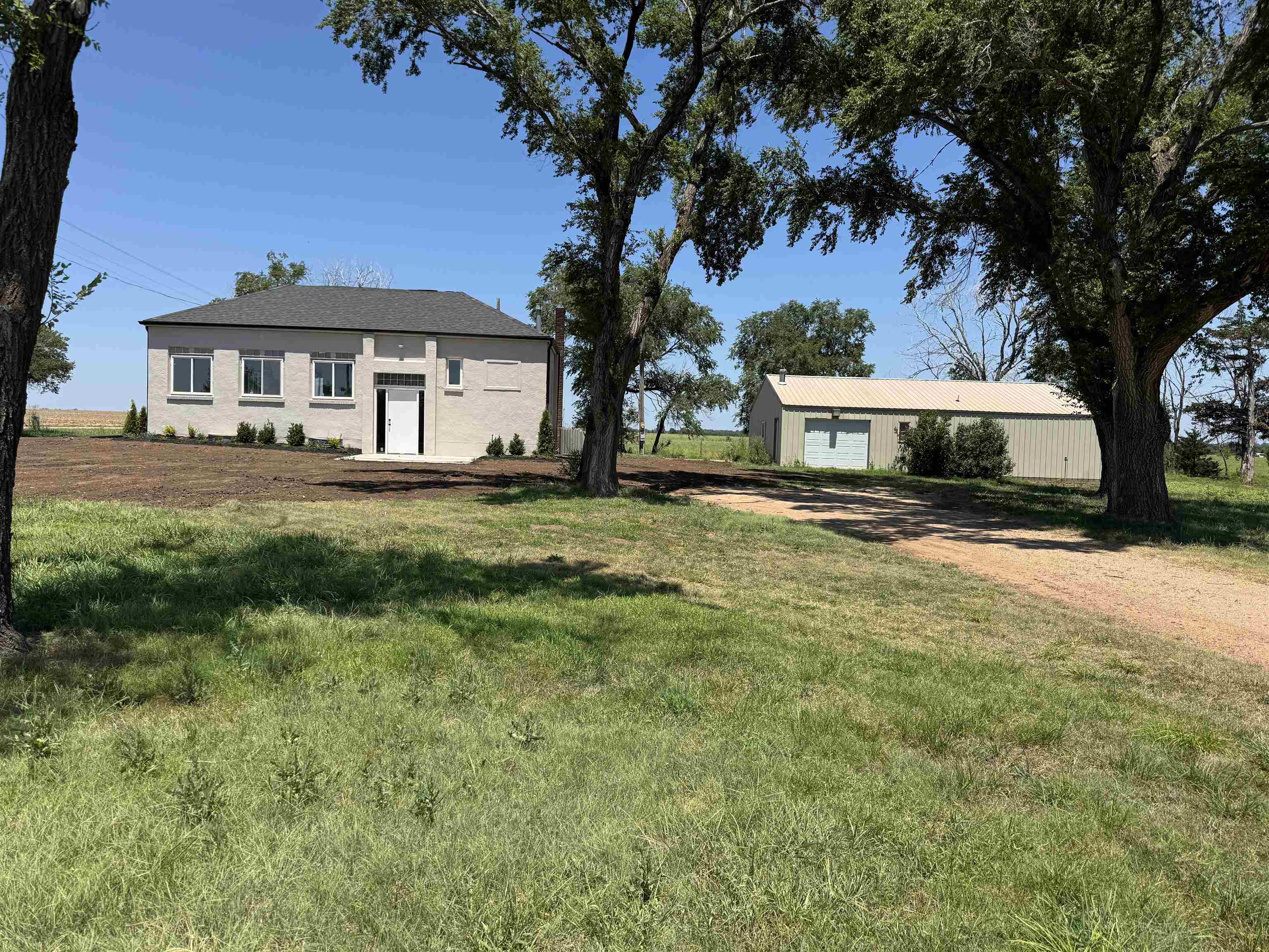 1604 E Pretty Prairie Rd Property Photo 1