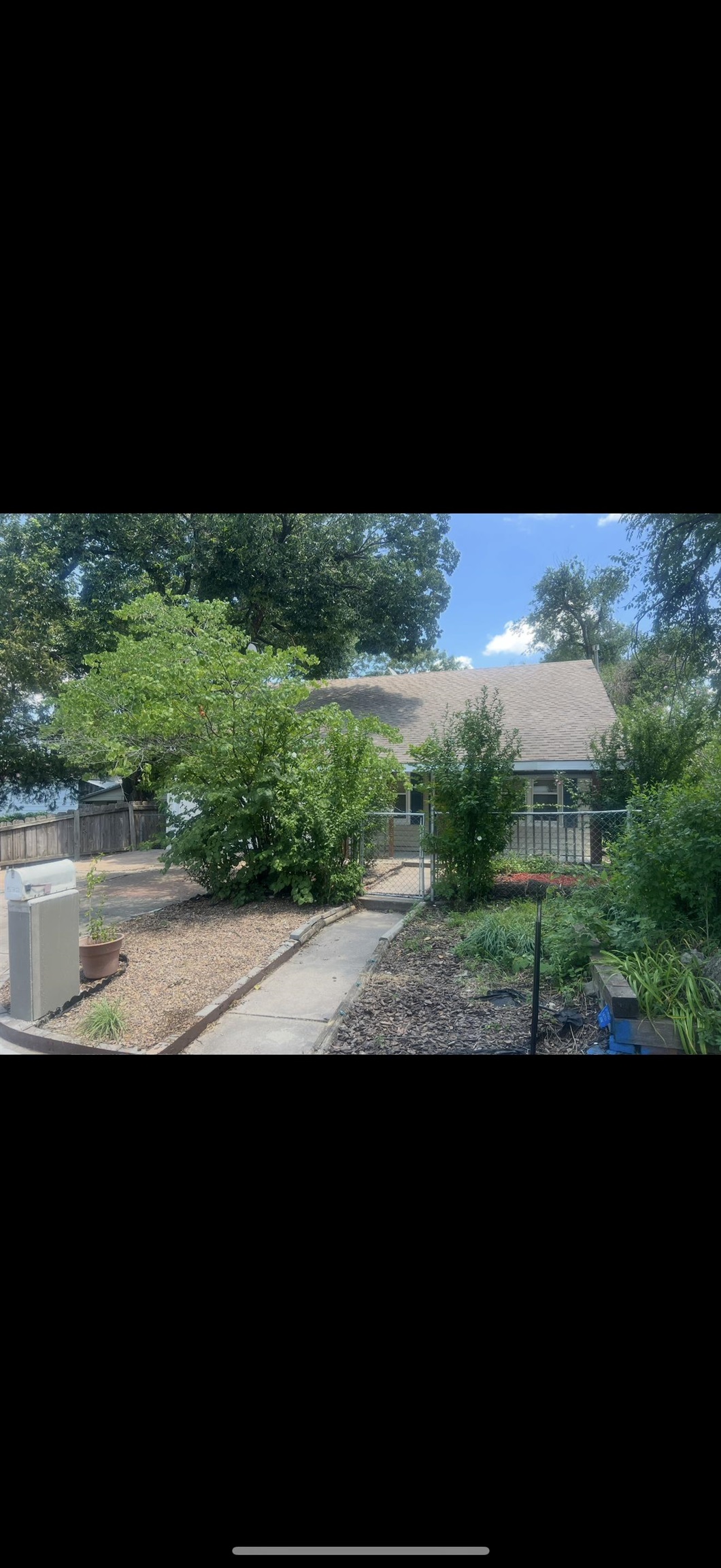 532 S Leonine Property Photo 1