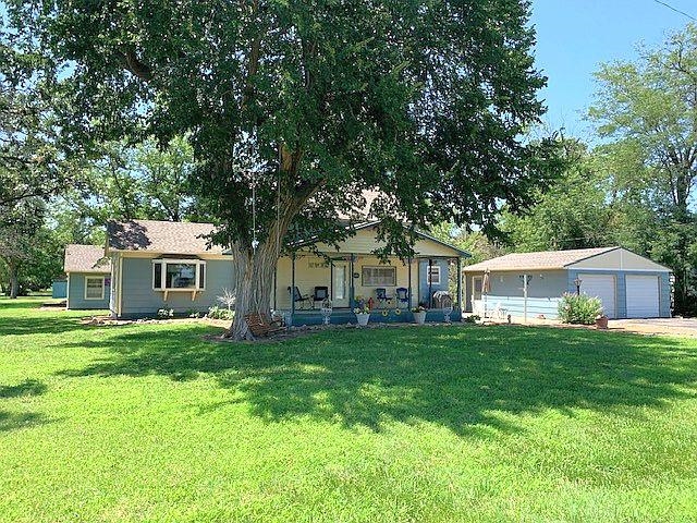 601 N Strickler Ave Property Photo 1