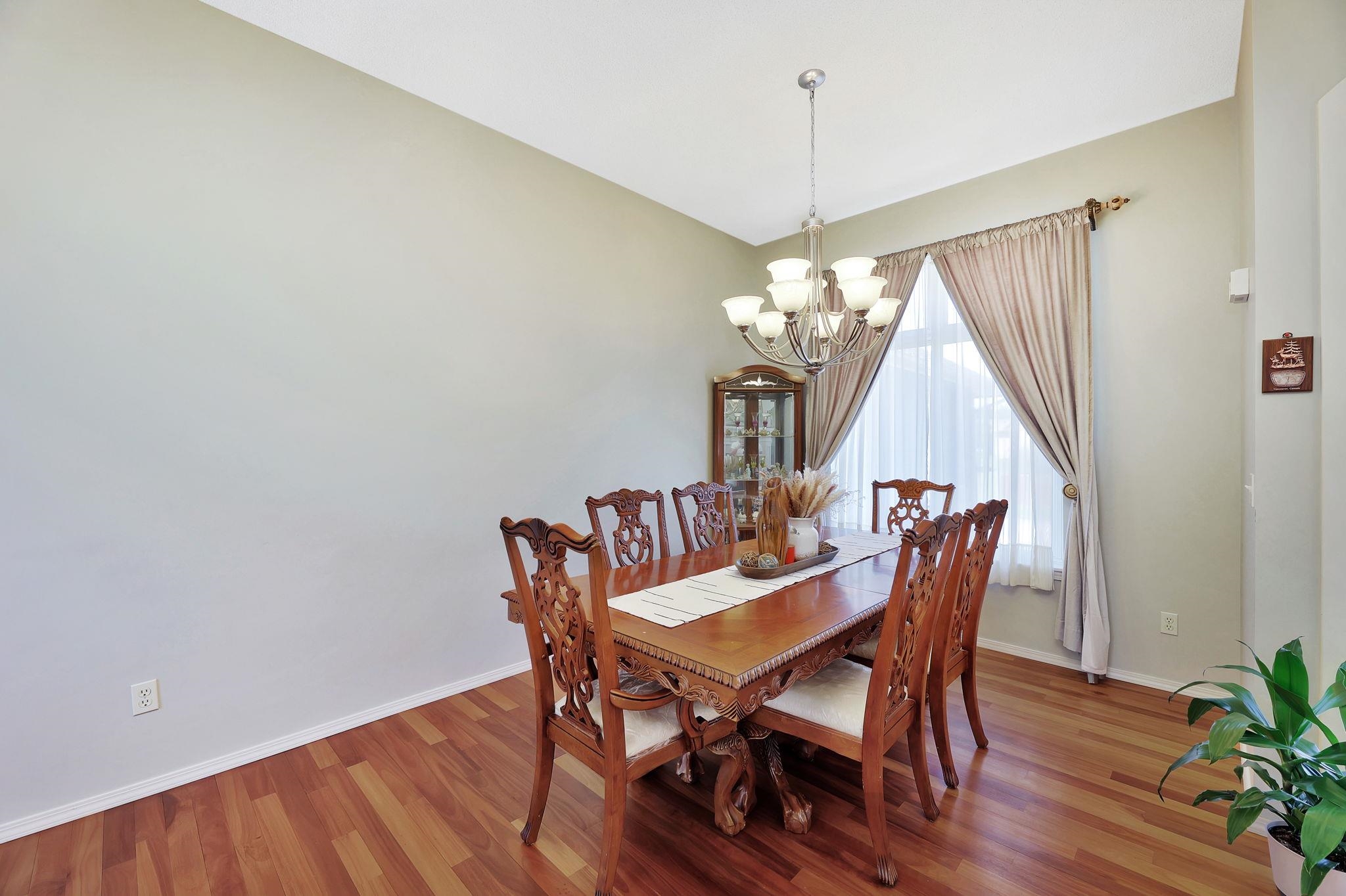 1026 N Bristol St Property Photo 7