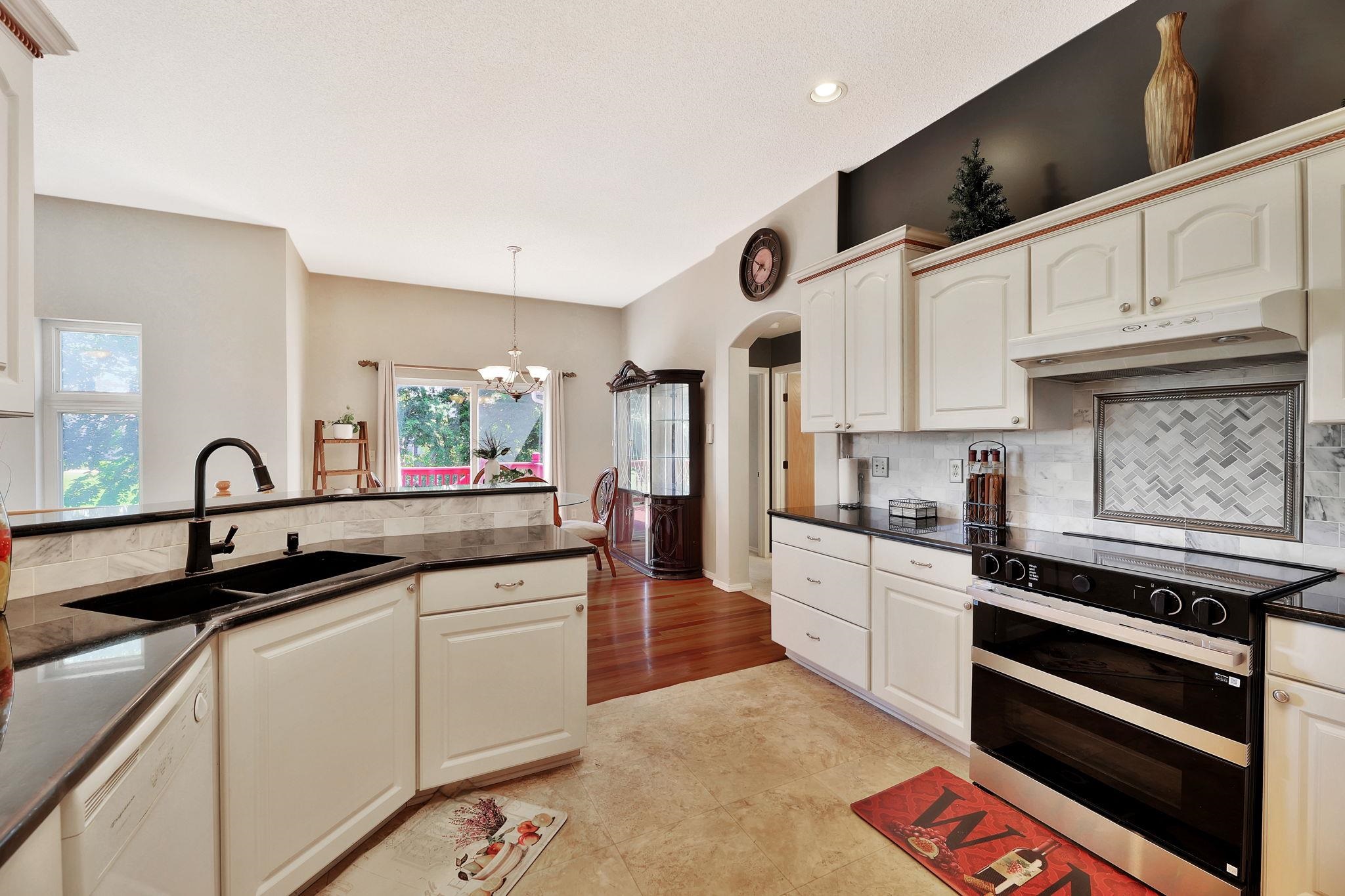 1026 N Bristol St Property Photo 11