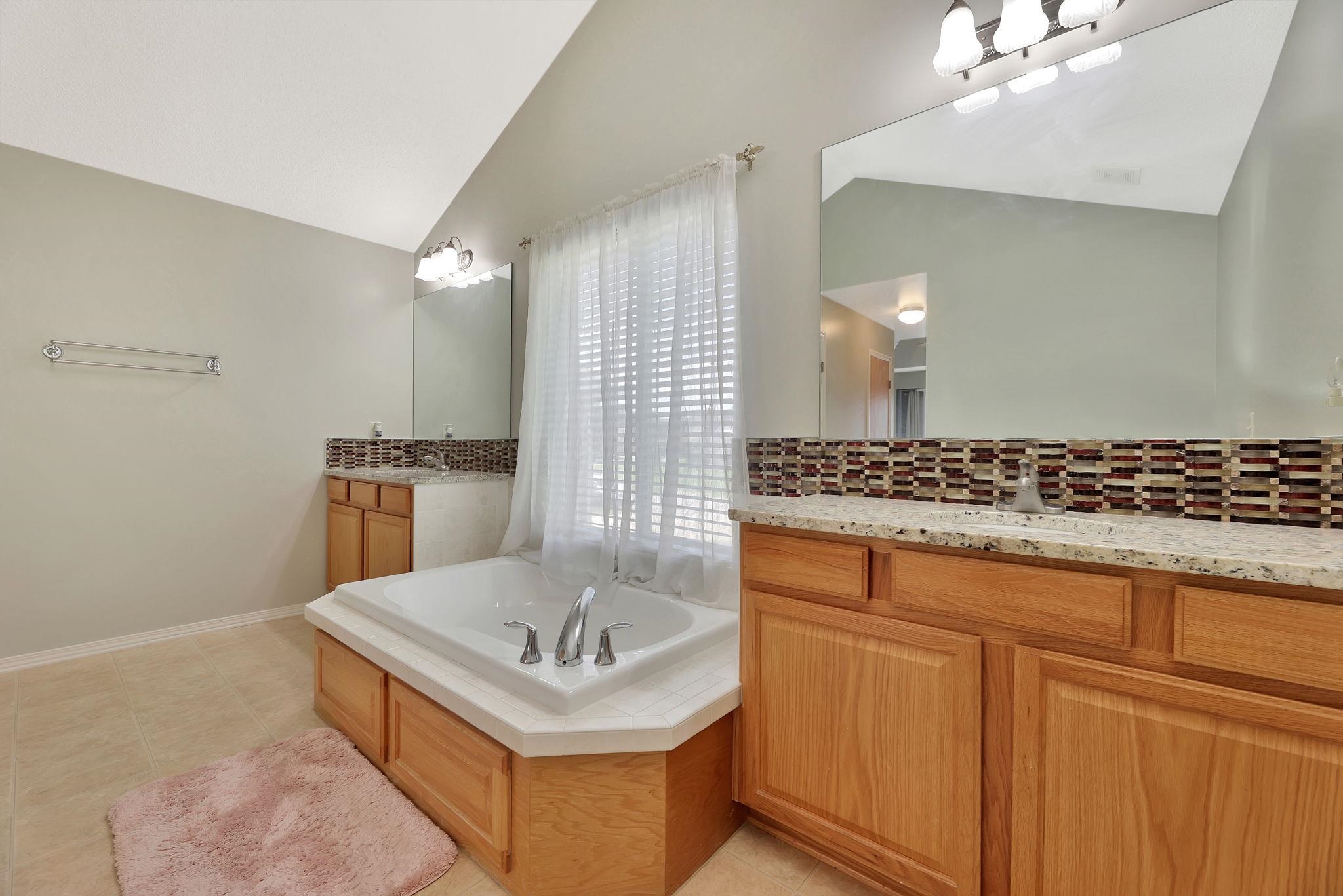 1026 N Bristol St Property Photo 19