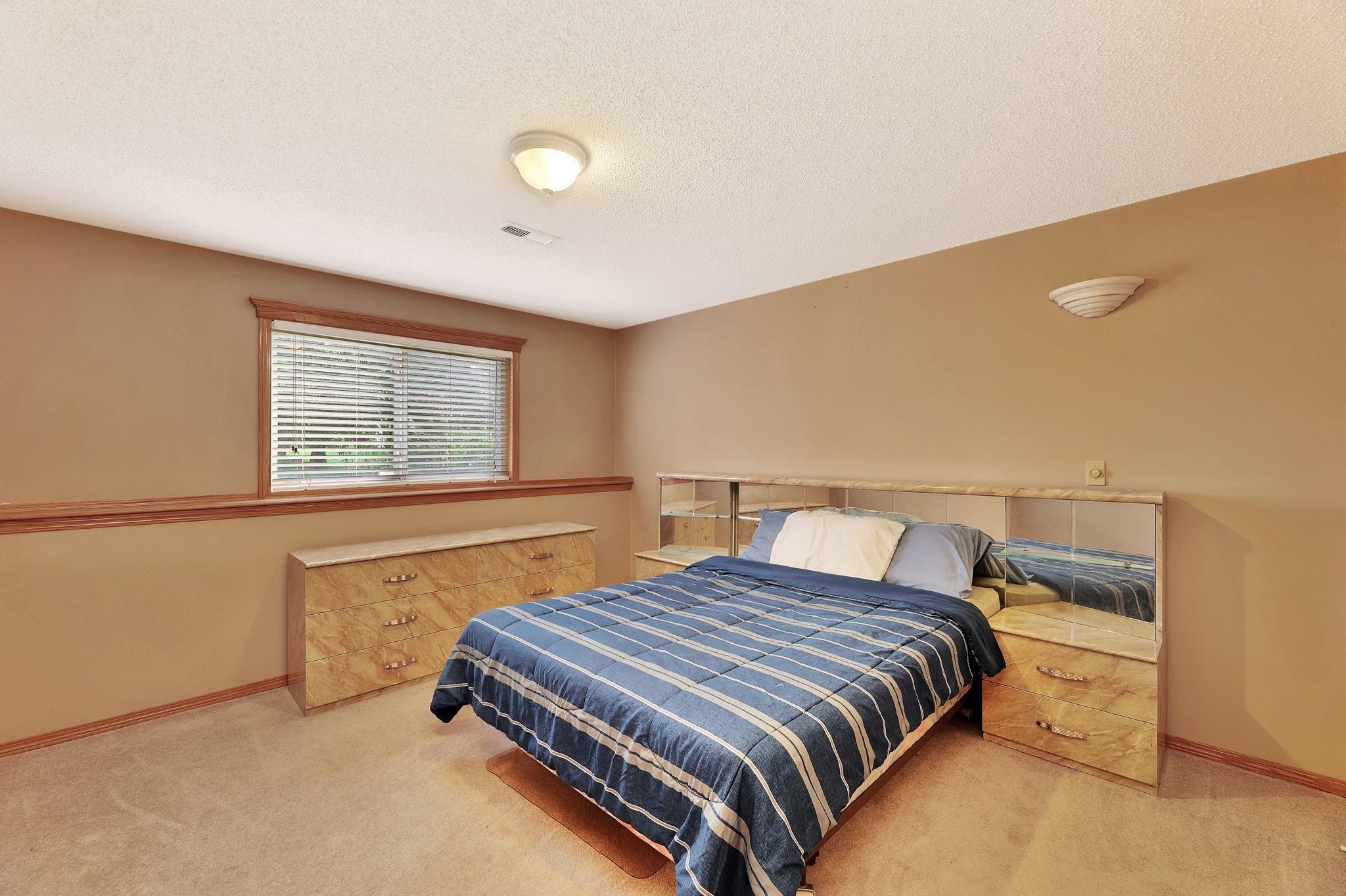 1026 N Bristol St Property Photo 28