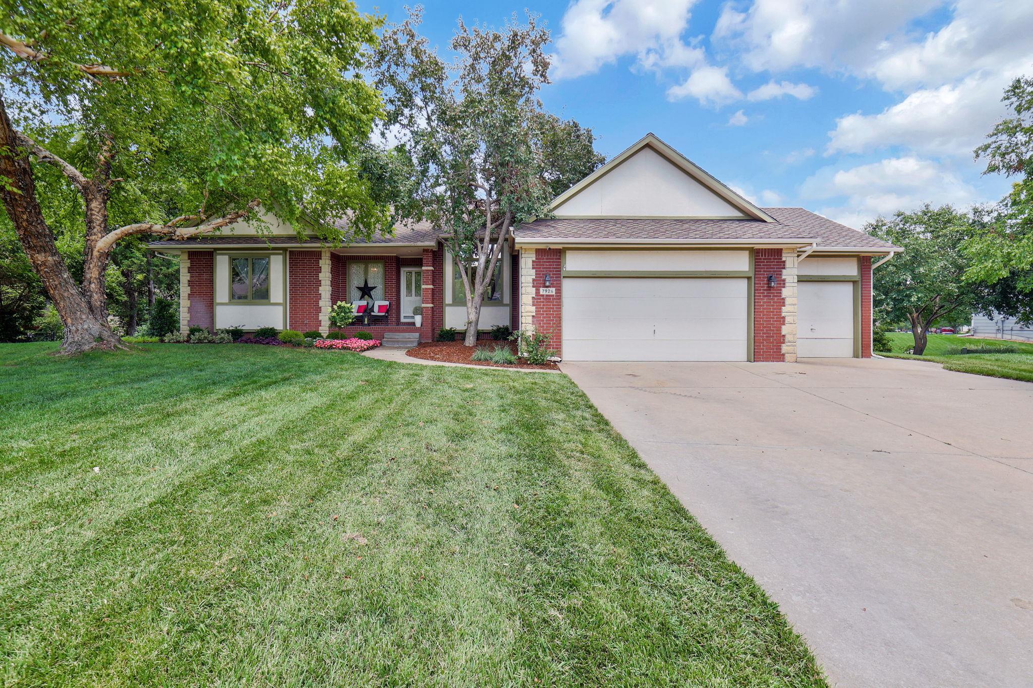 7926 W Meadow Pass Cir Property Photo 1