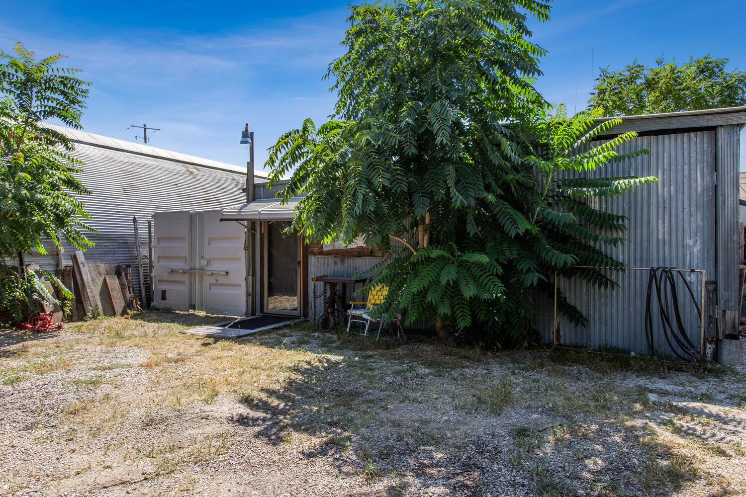 1129 S Washington Ave Property Photo 3