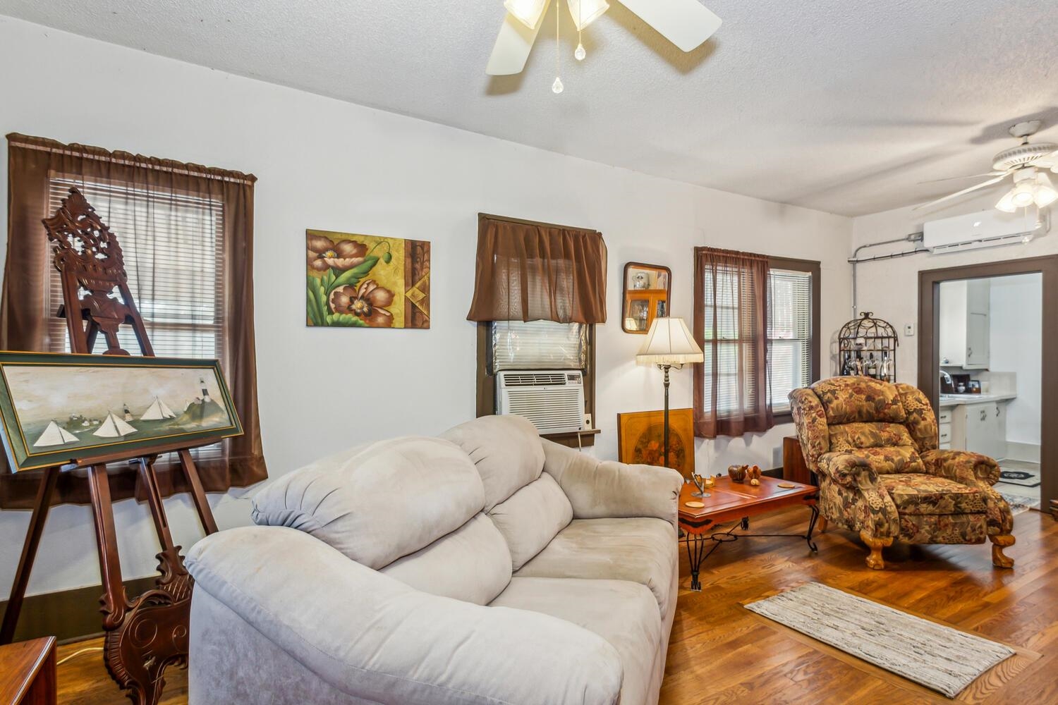 1129 S Washington Ave Property Photo 11