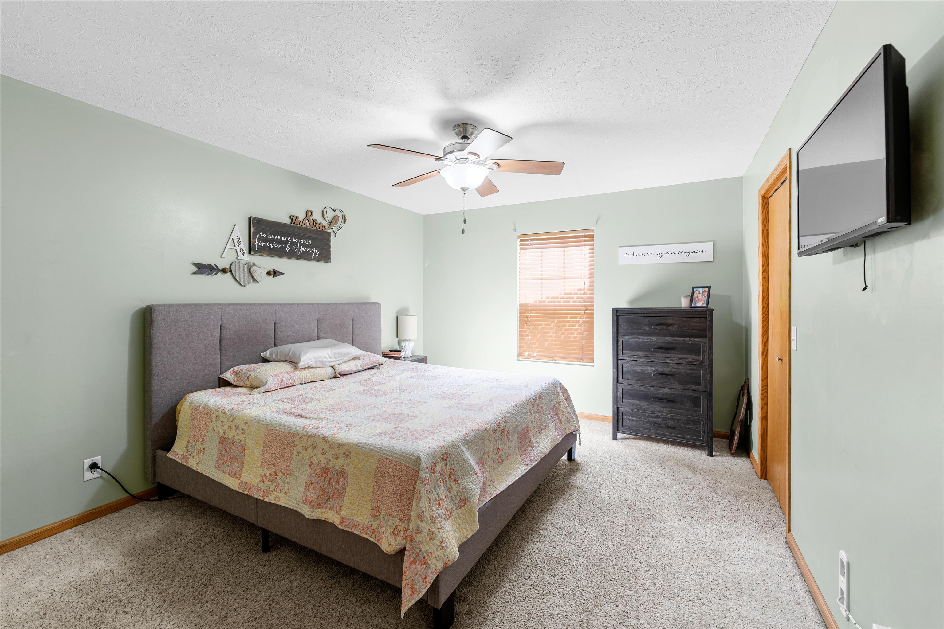 2405 Calcutta Dr Property Photo 8