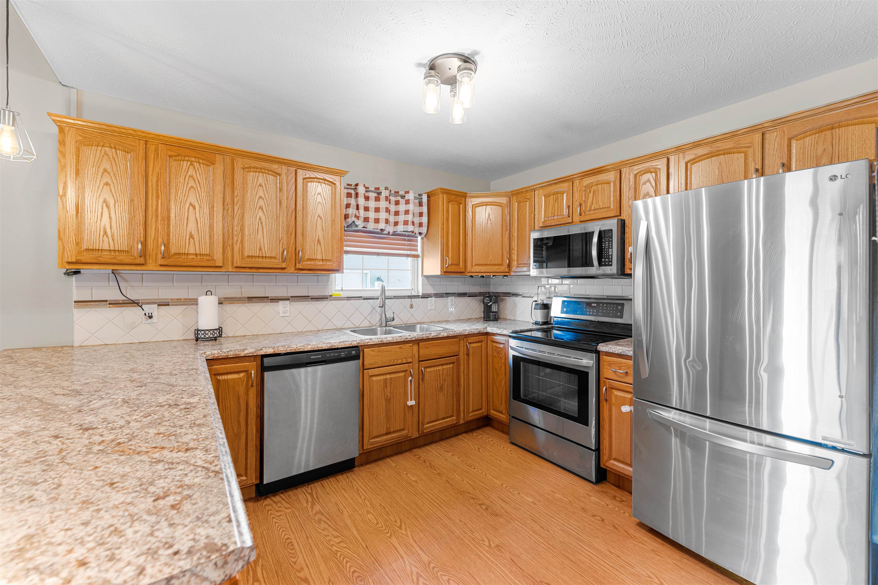 2405 Calcutta Dr Property Photo 13