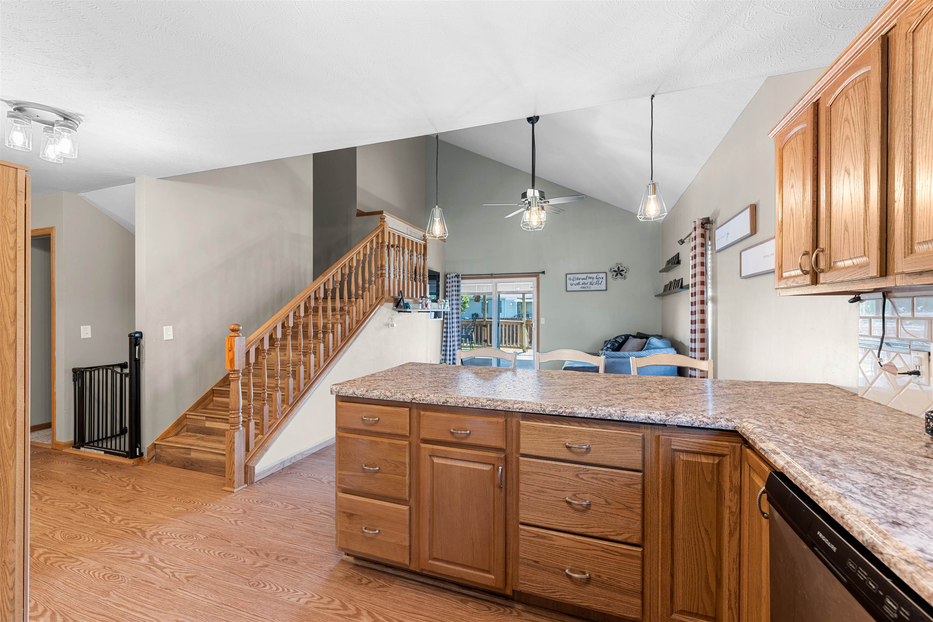 2405 Calcutta Dr Property Photo 15