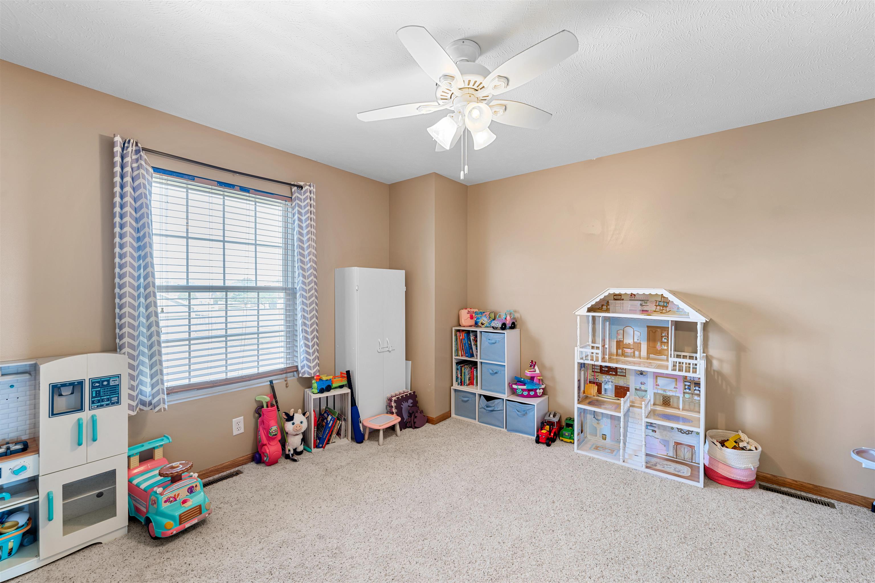 2405 Calcutta Dr Property Photo 18