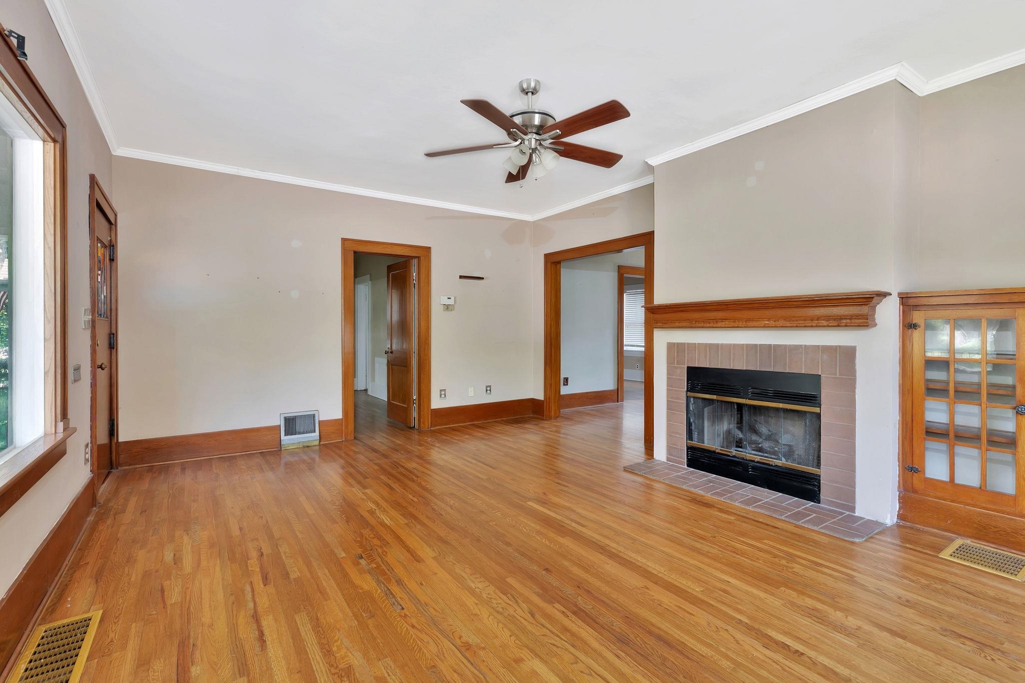 857 N Woodrow Property Photo 6