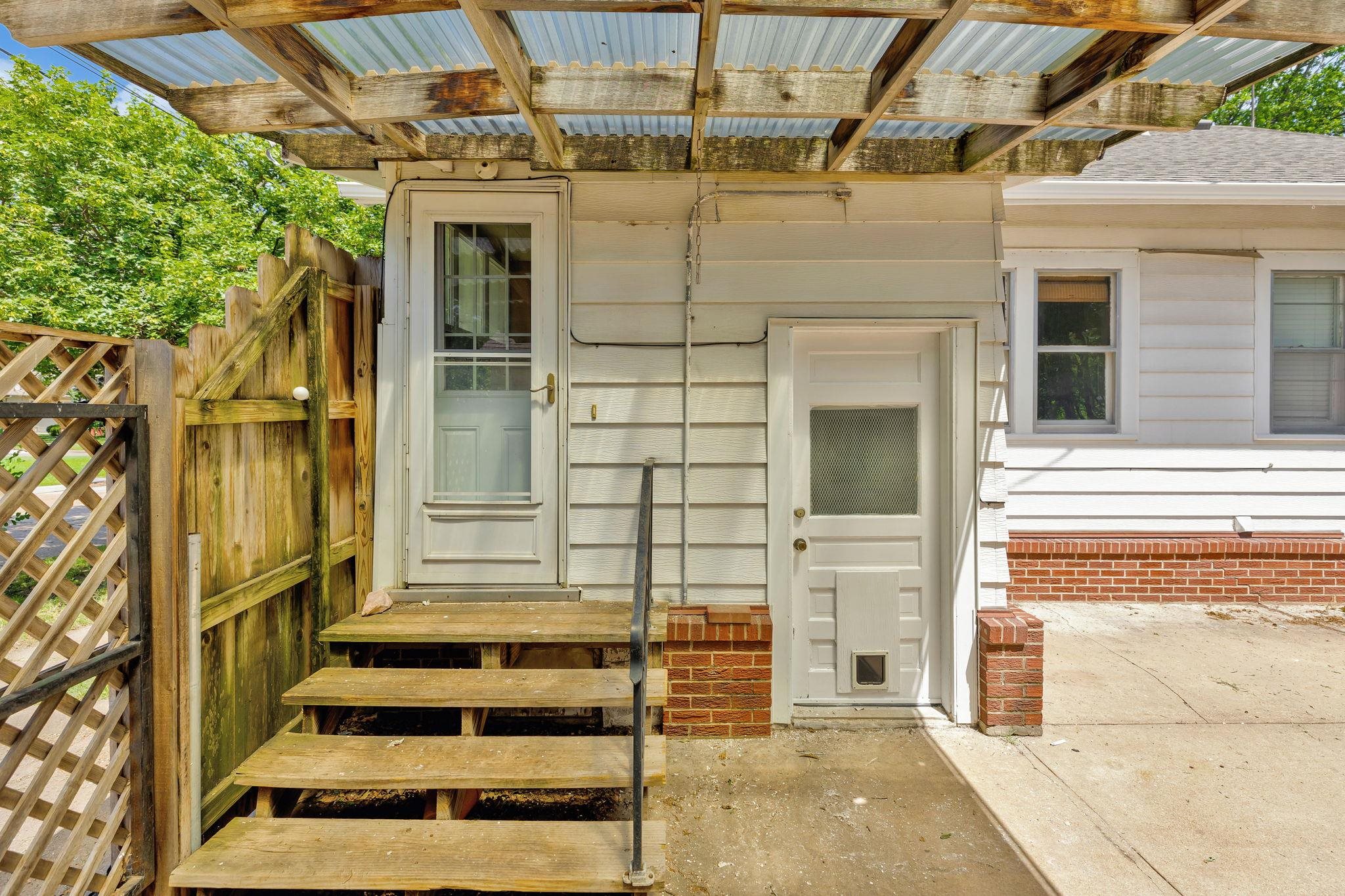 857 N Woodrow Property Photo 26