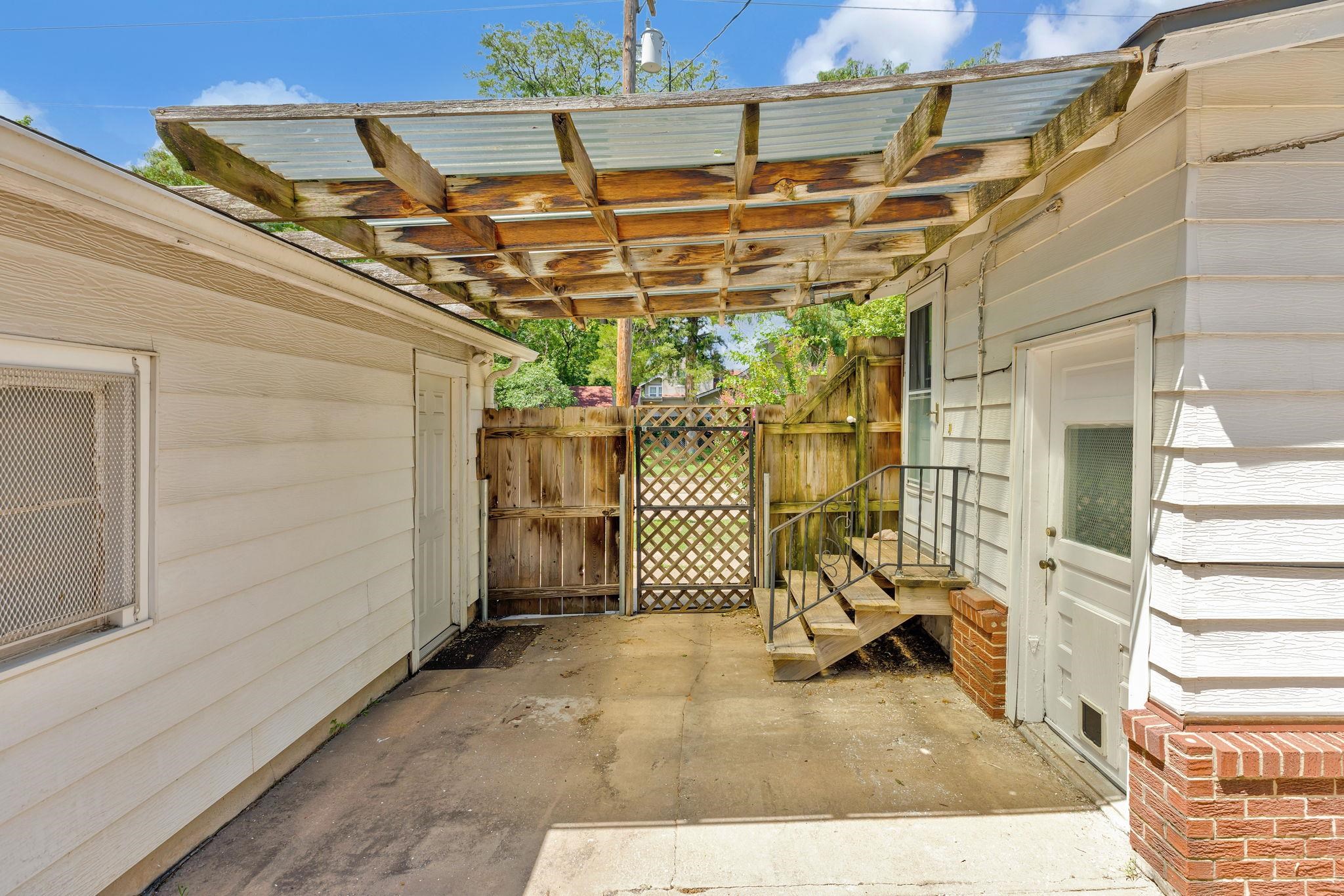 857 N Woodrow Property Photo 27