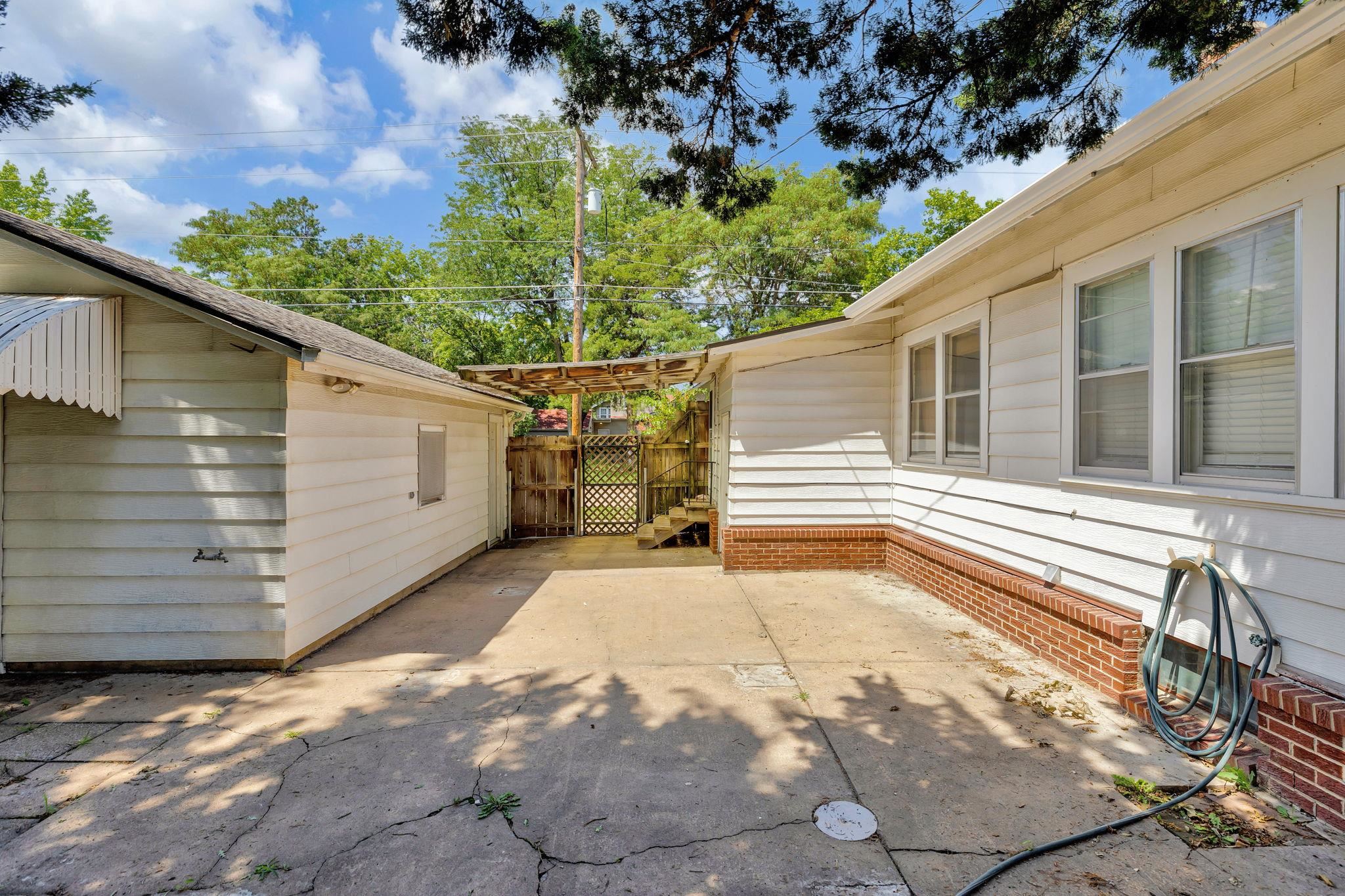 857 N Woodrow Property Photo 30