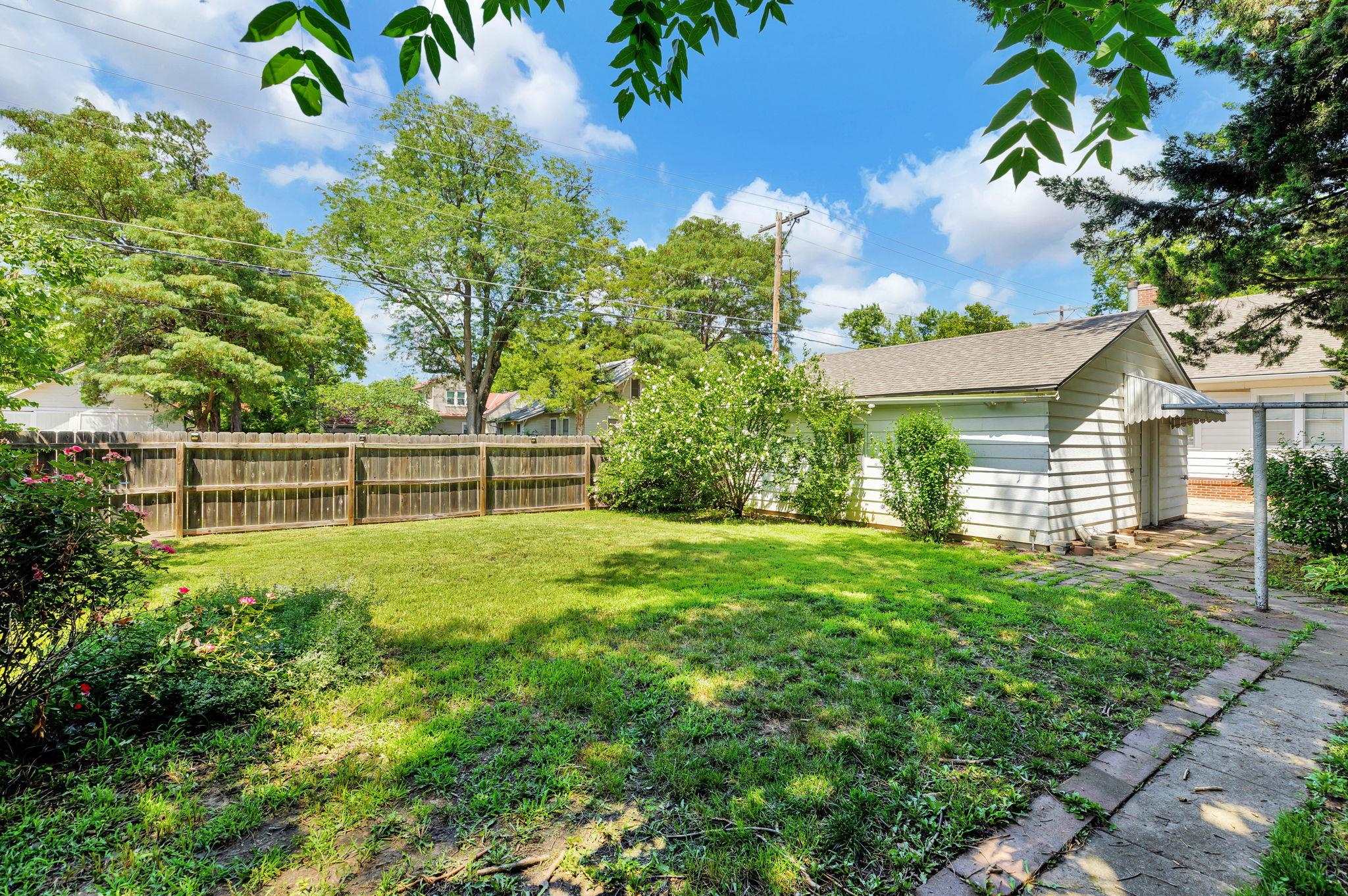 857 N Woodrow Property Photo 31