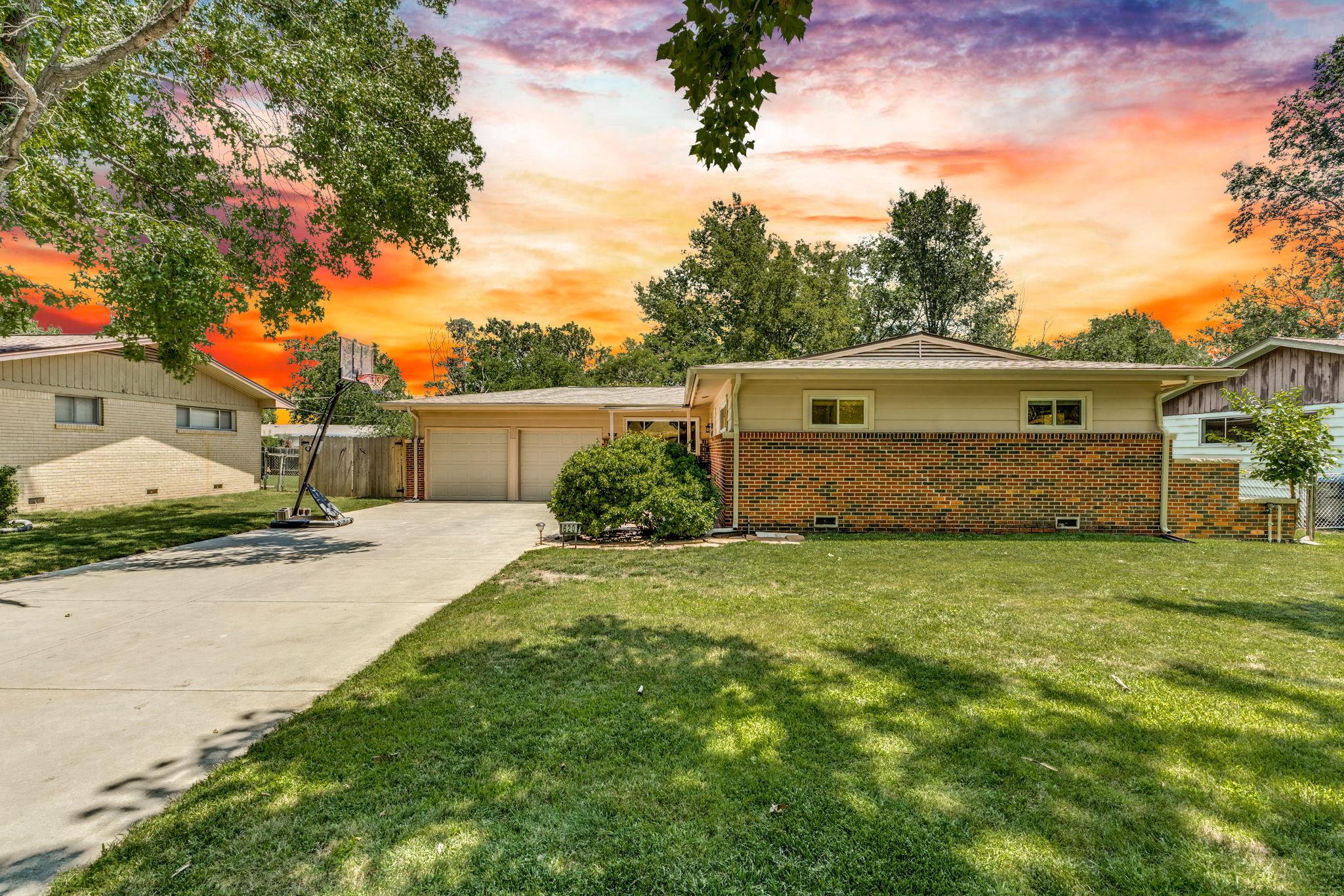 620 N Maus Property Photo 1