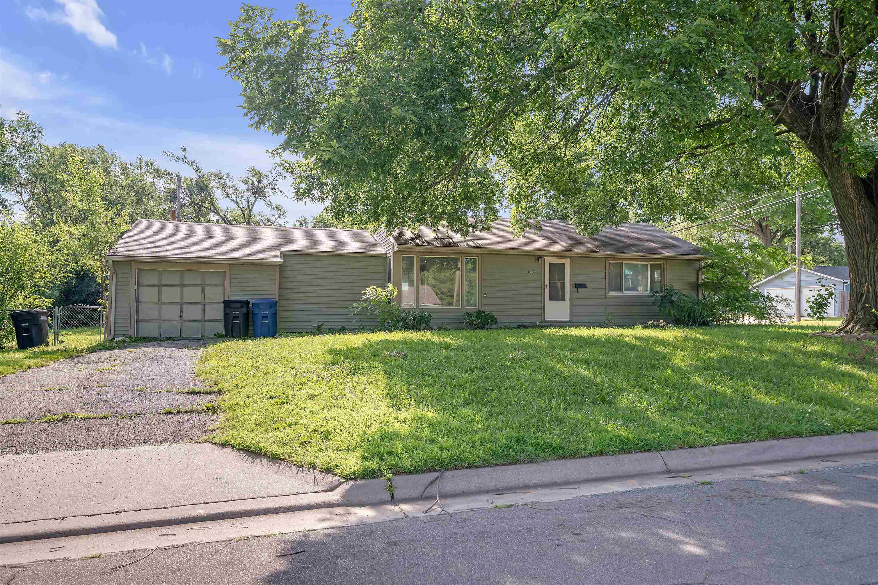 1600 Cron St Property Photo 1