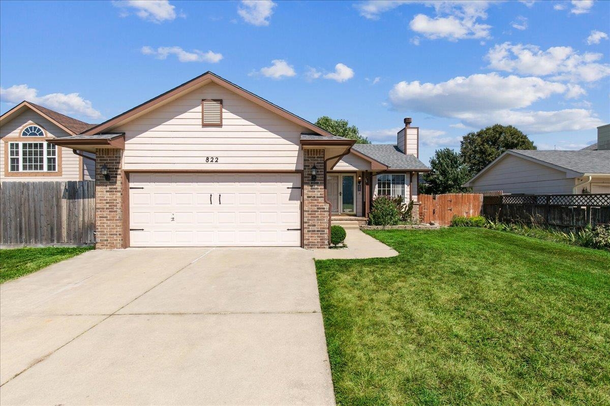 822 S Lindberg Cir