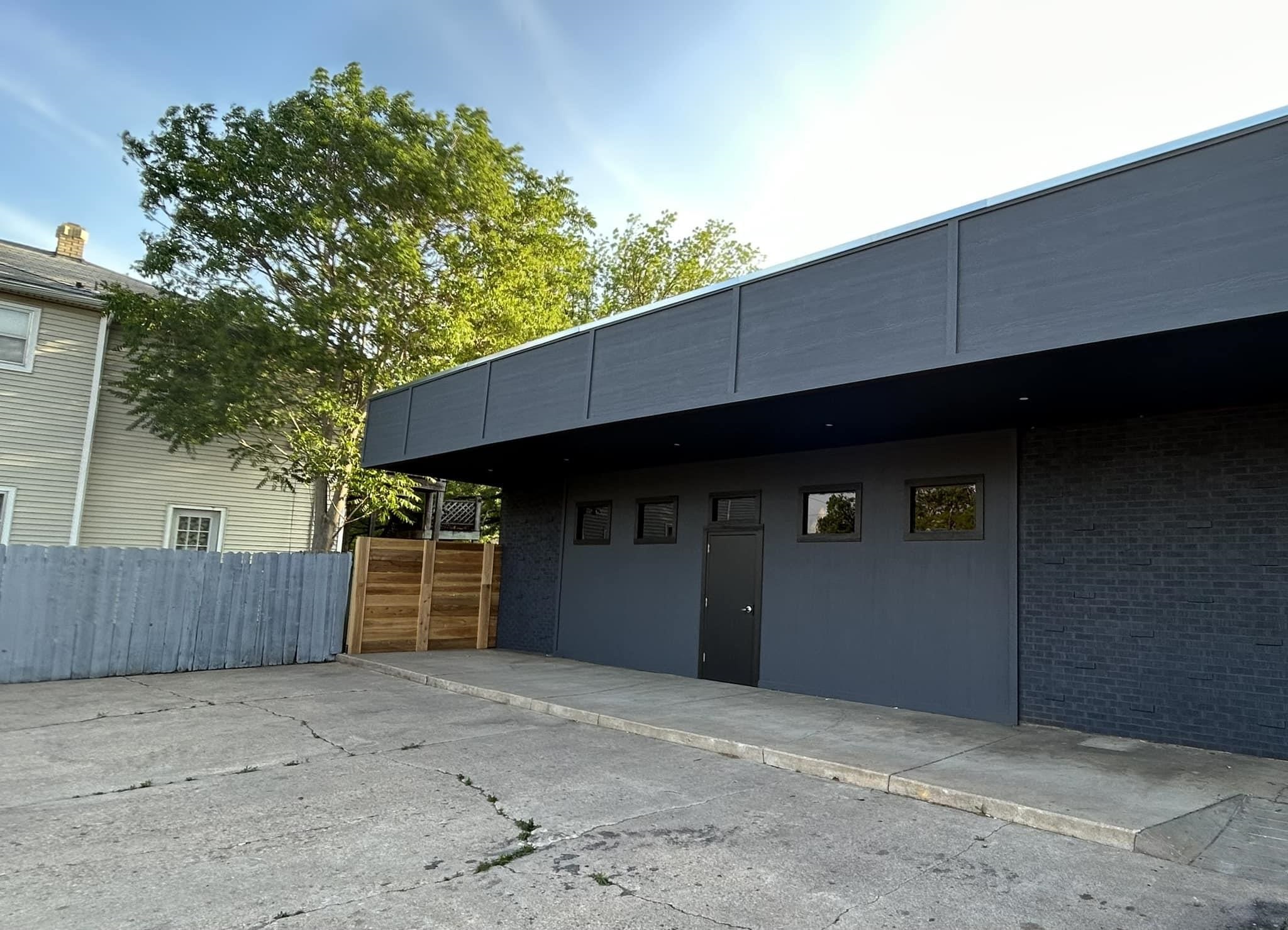 1827 S Broadway Ave Property Photo 2