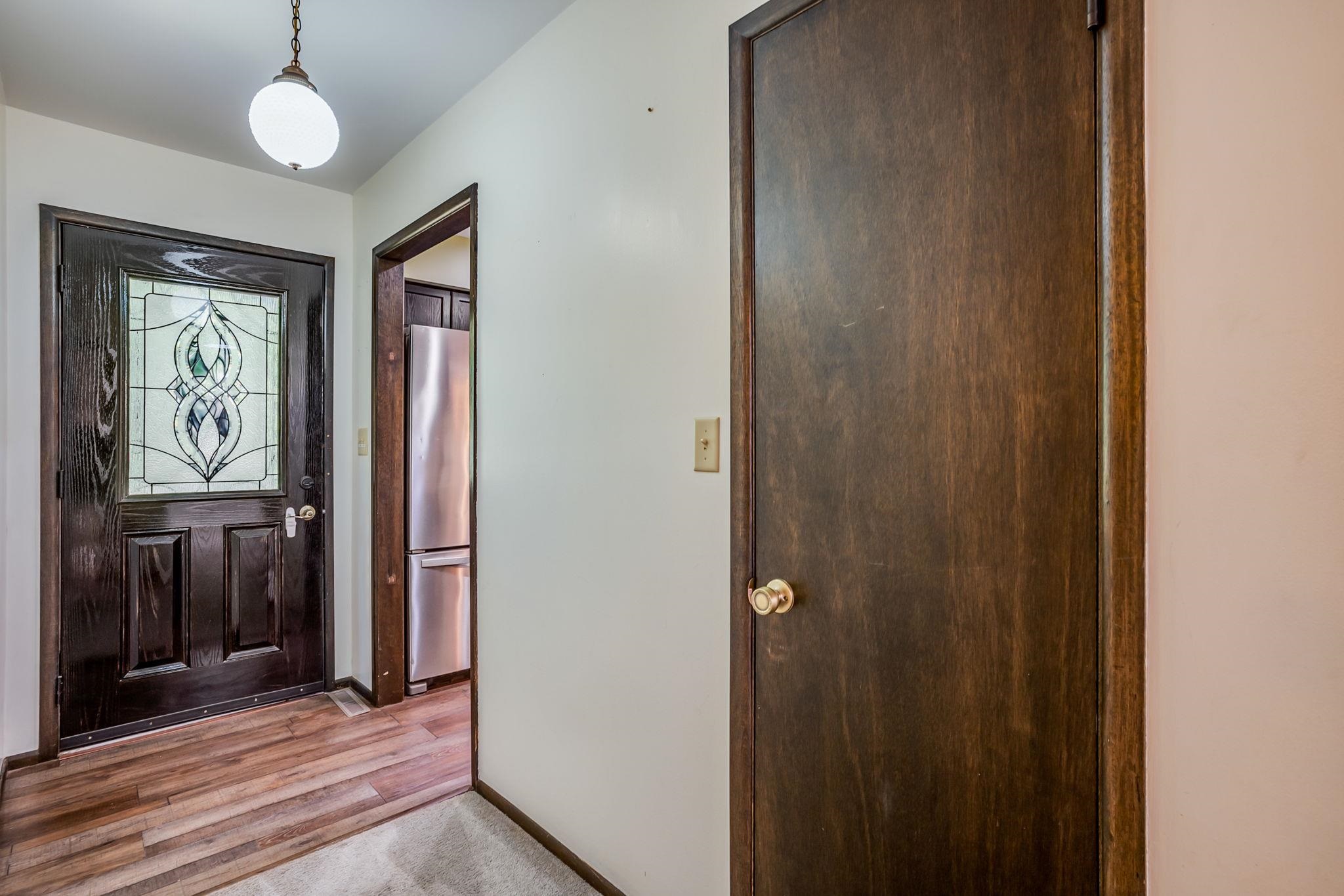 1404 N Greenwich Rd Property Photo 4