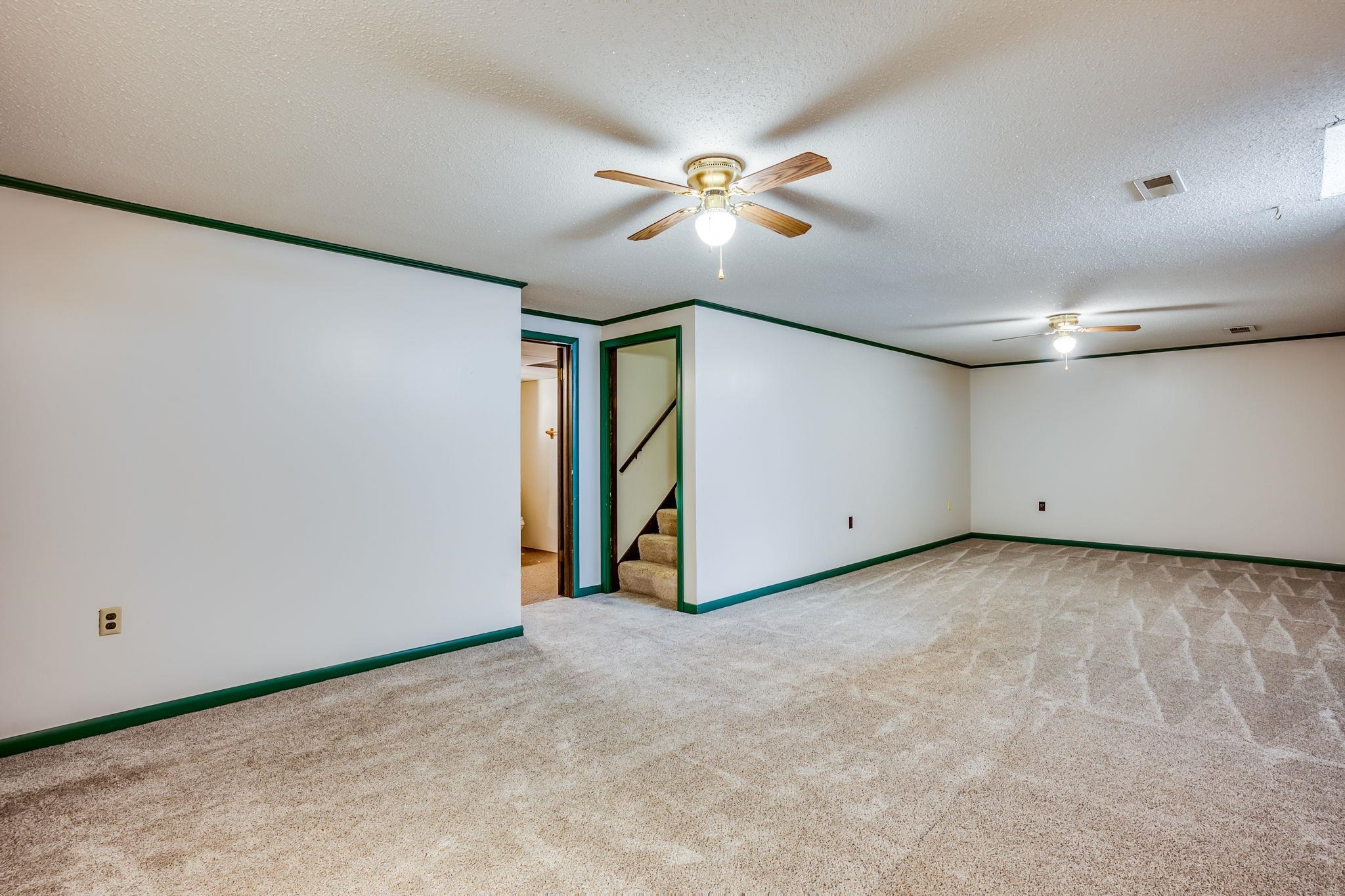 1404 N Greenwich Rd Property Photo 15
