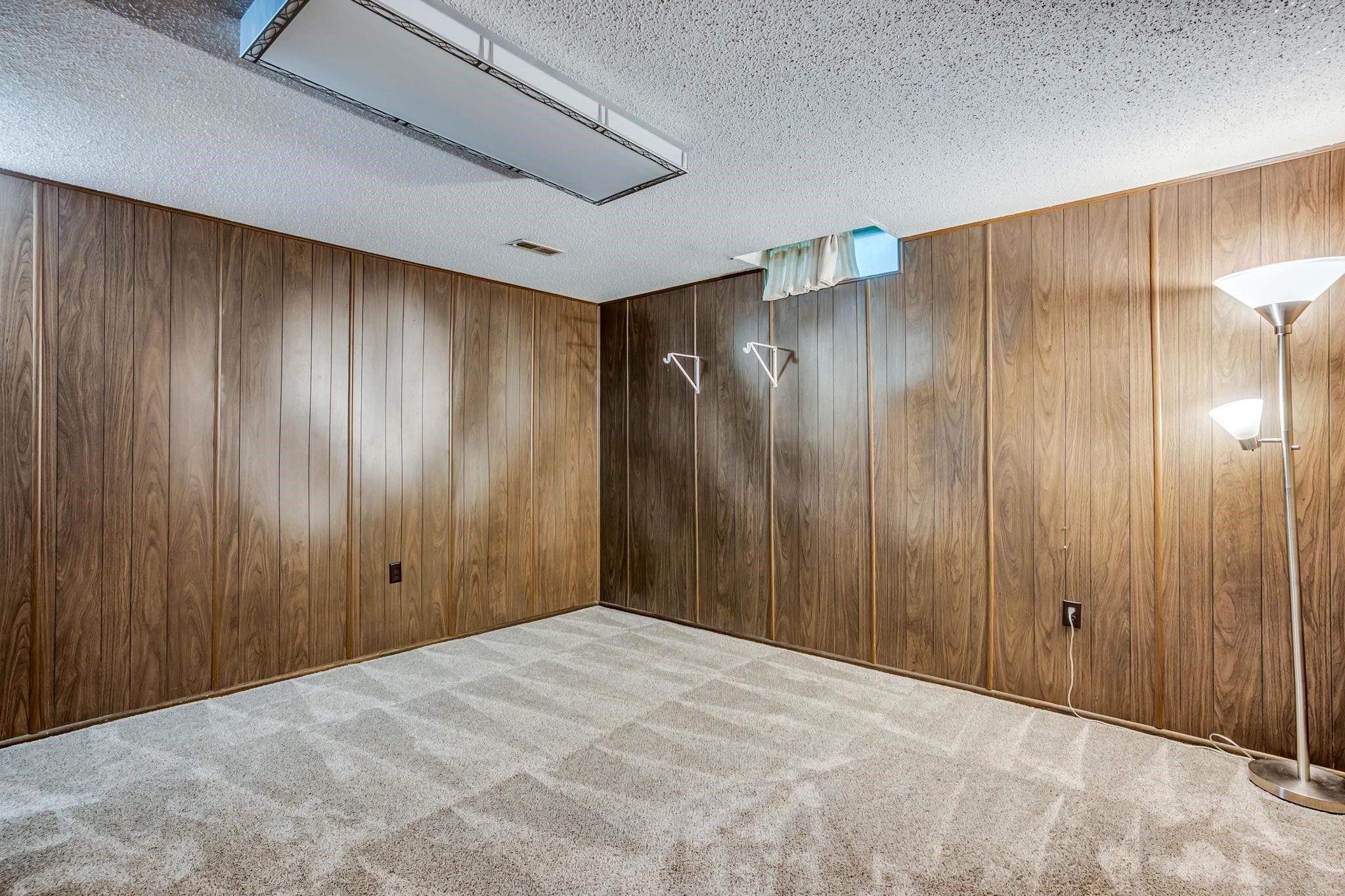 1404 N Greenwich Rd Property Photo 19