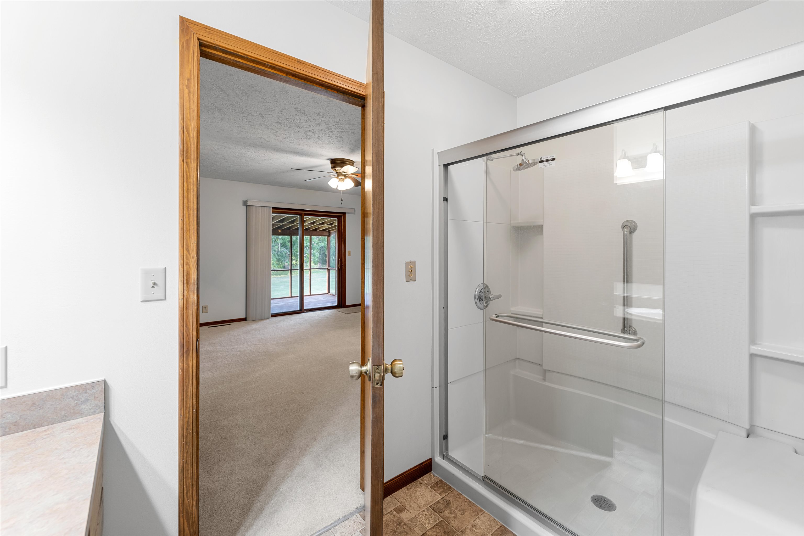 114 W Green St Property Photo 8