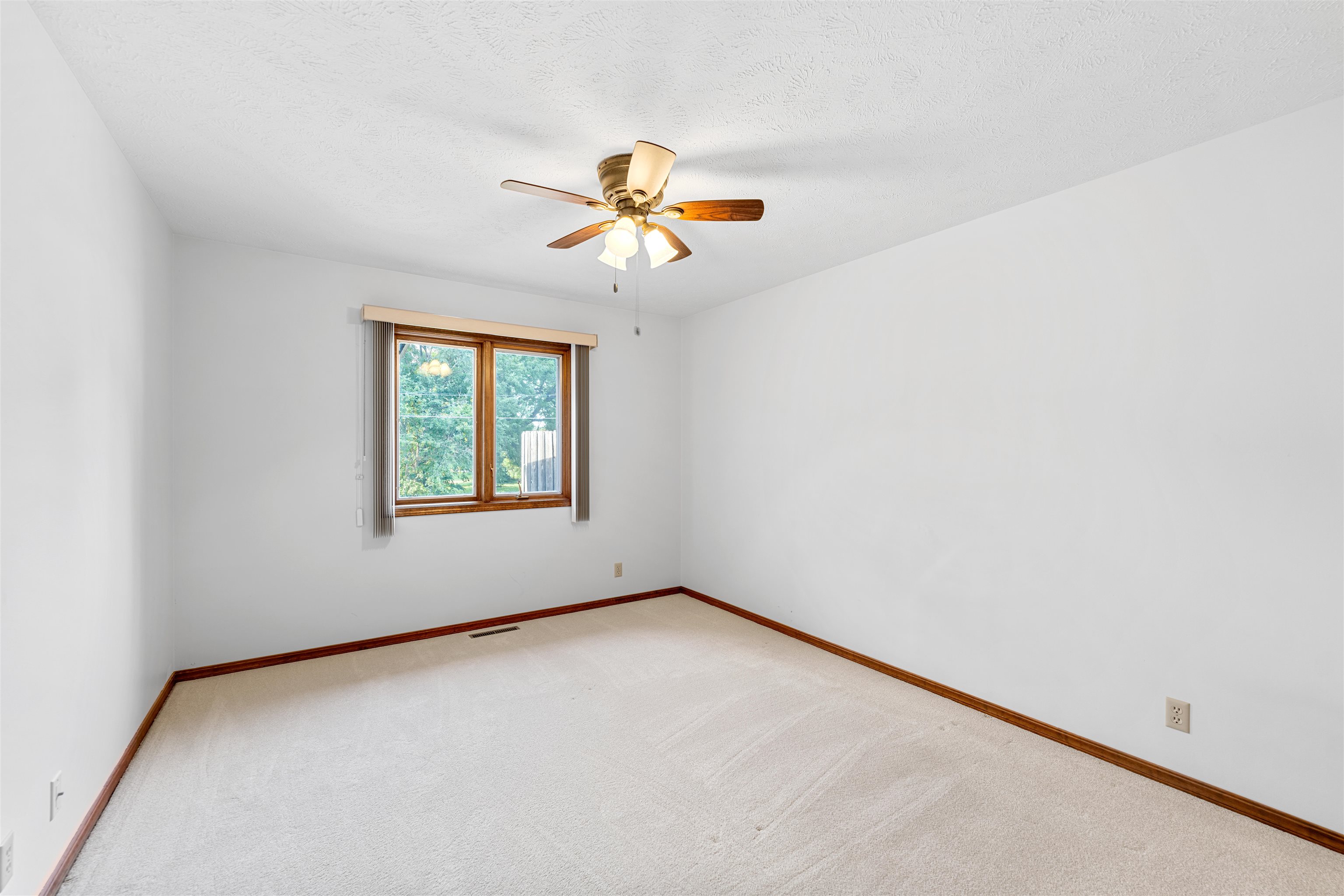 114 W Green St Property Photo 10