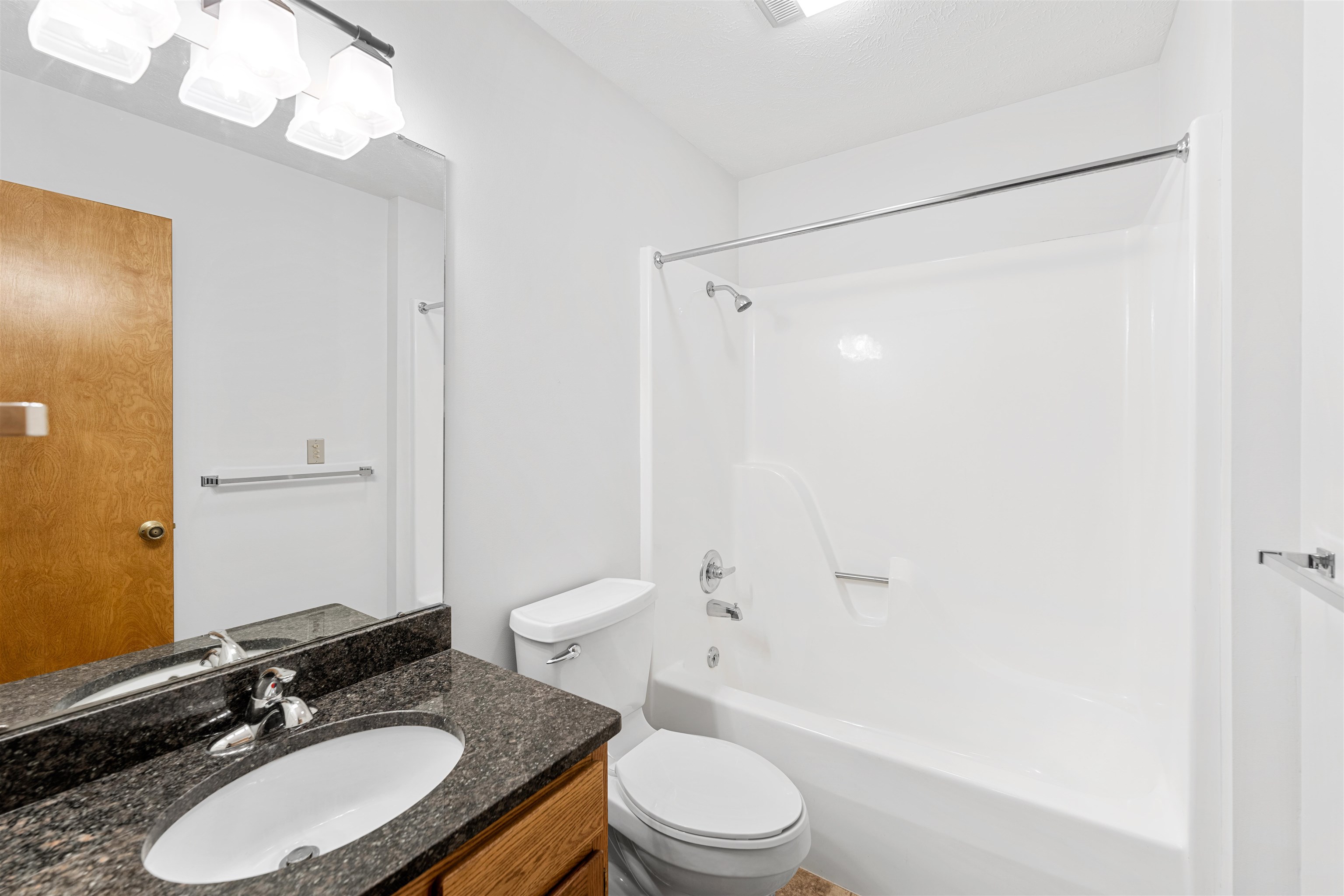114 W Green St Property Photo 11