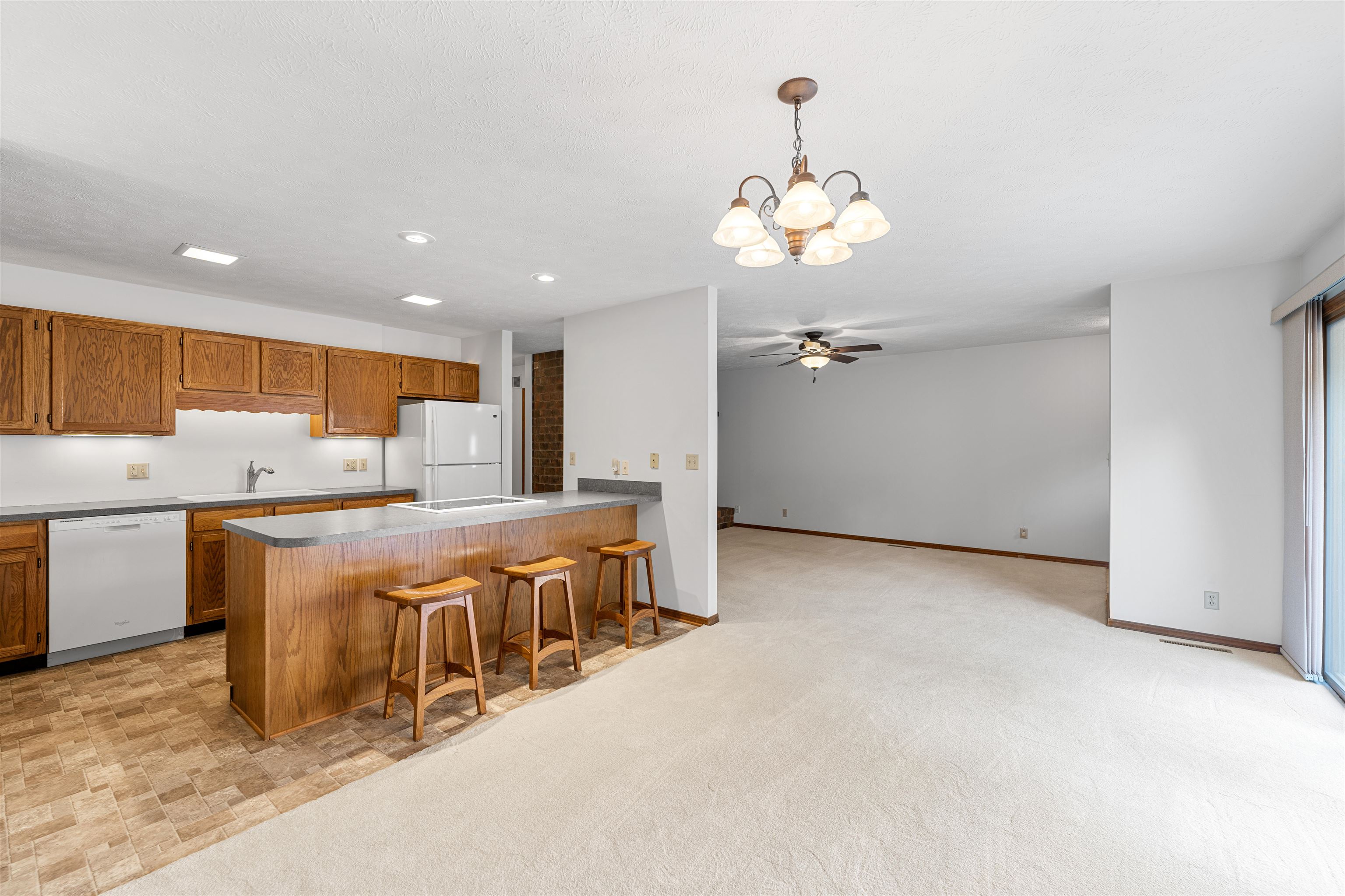 114 W Green St Property Photo 15