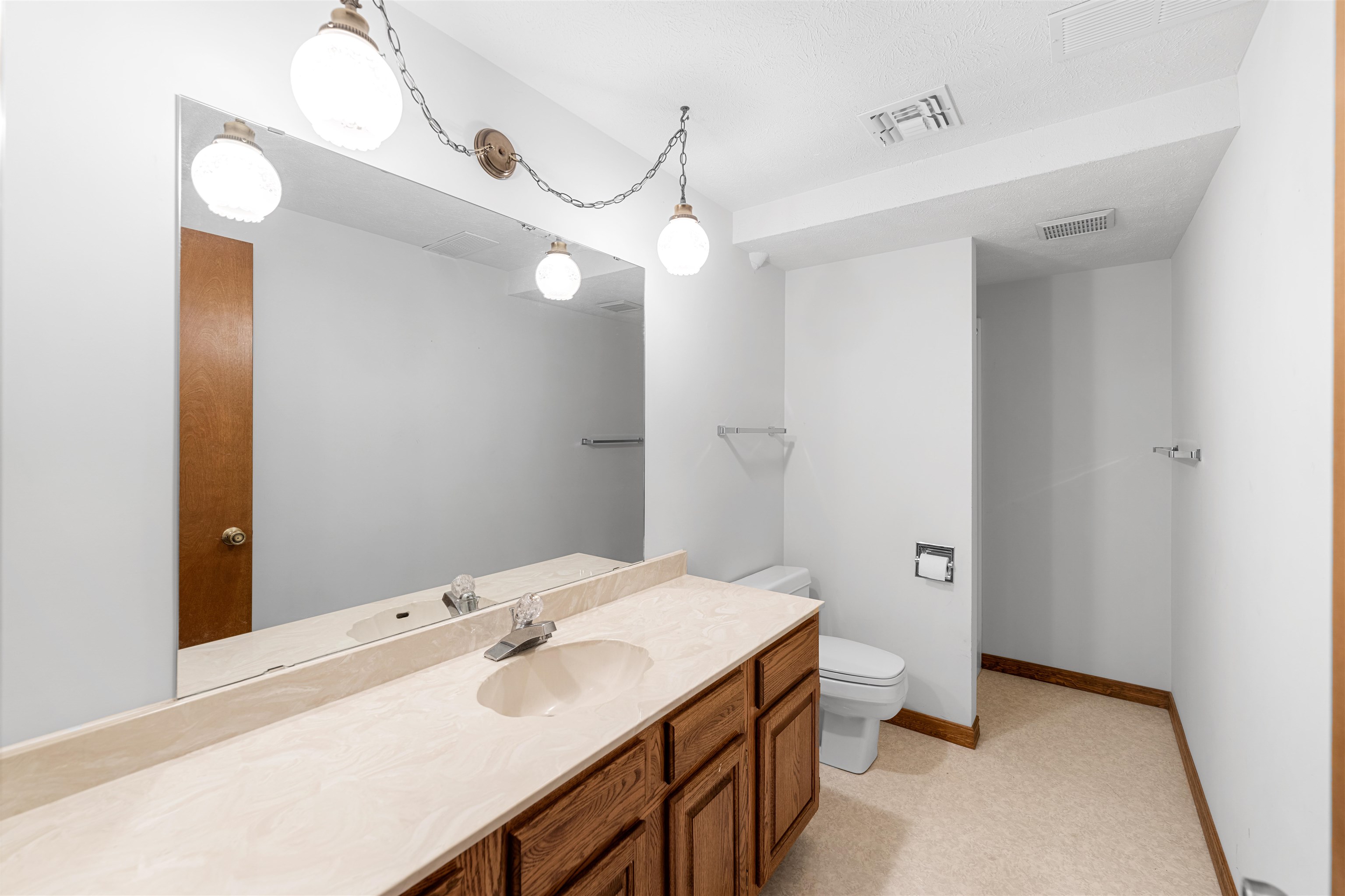 114 W Green St Property Photo 22