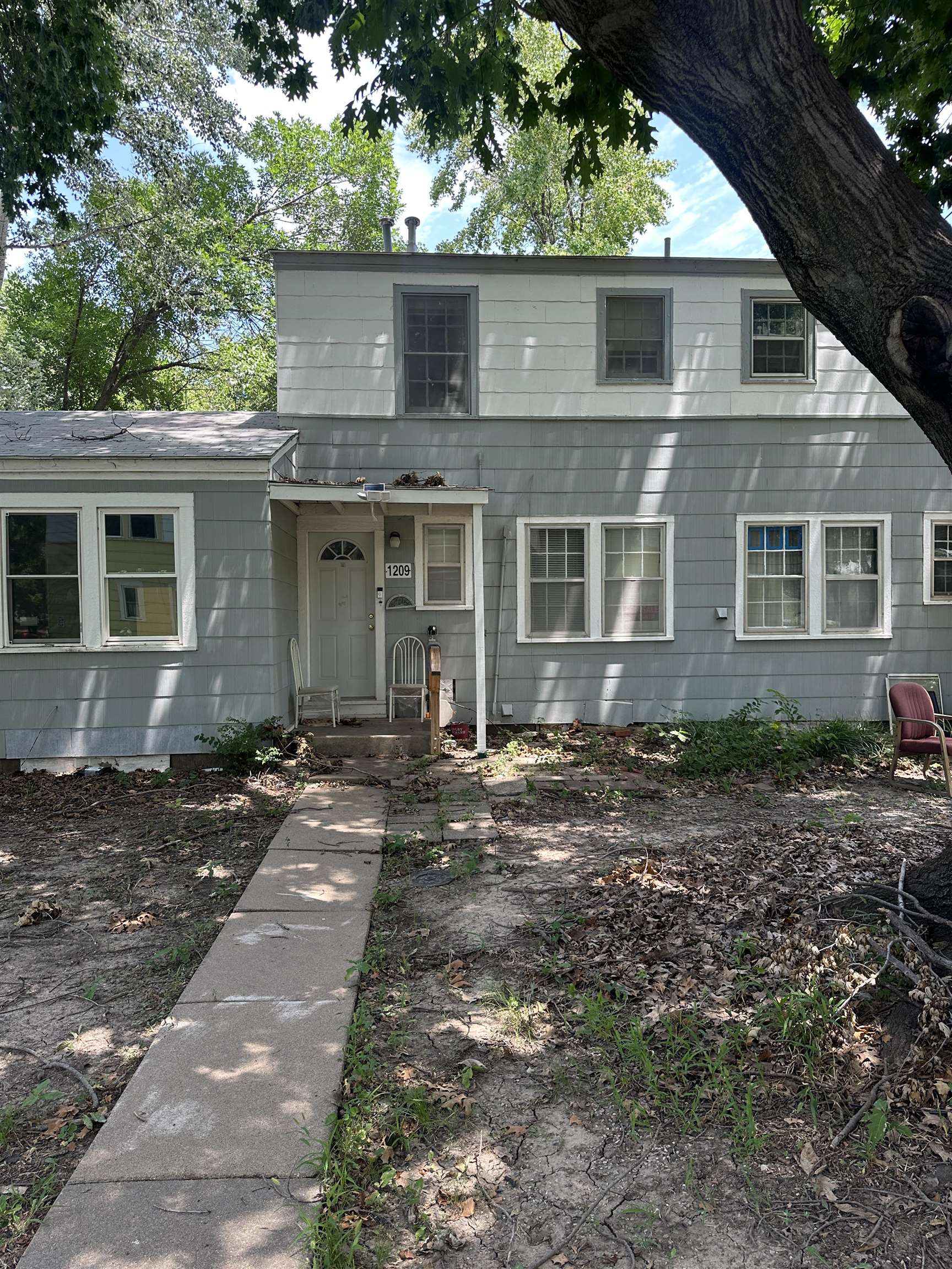 1209 S Pershing Ave Property Photo 1