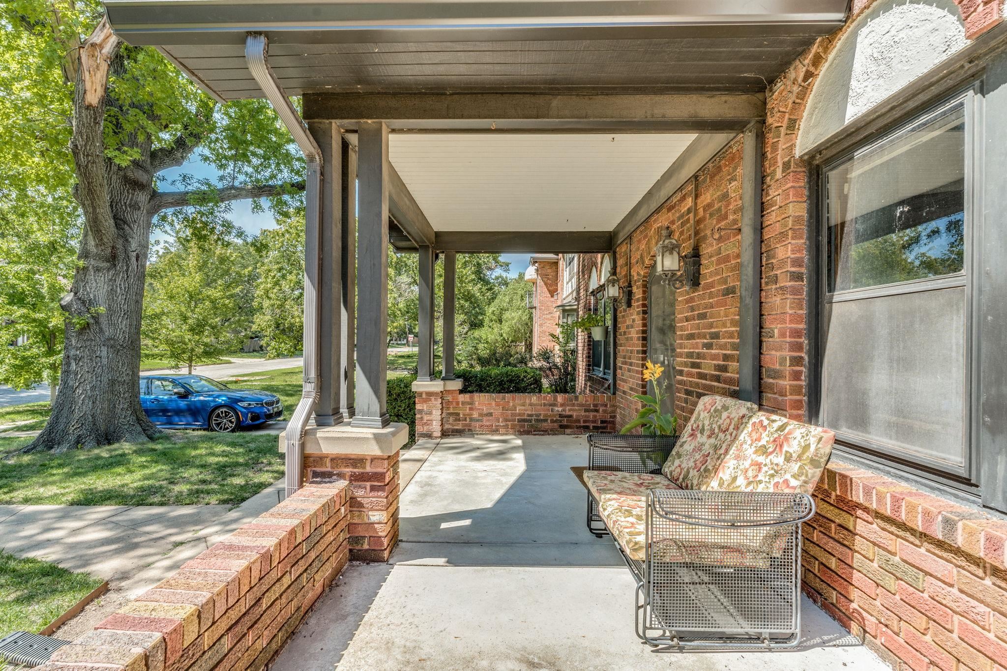 230 N Pershing St Property Photo 4